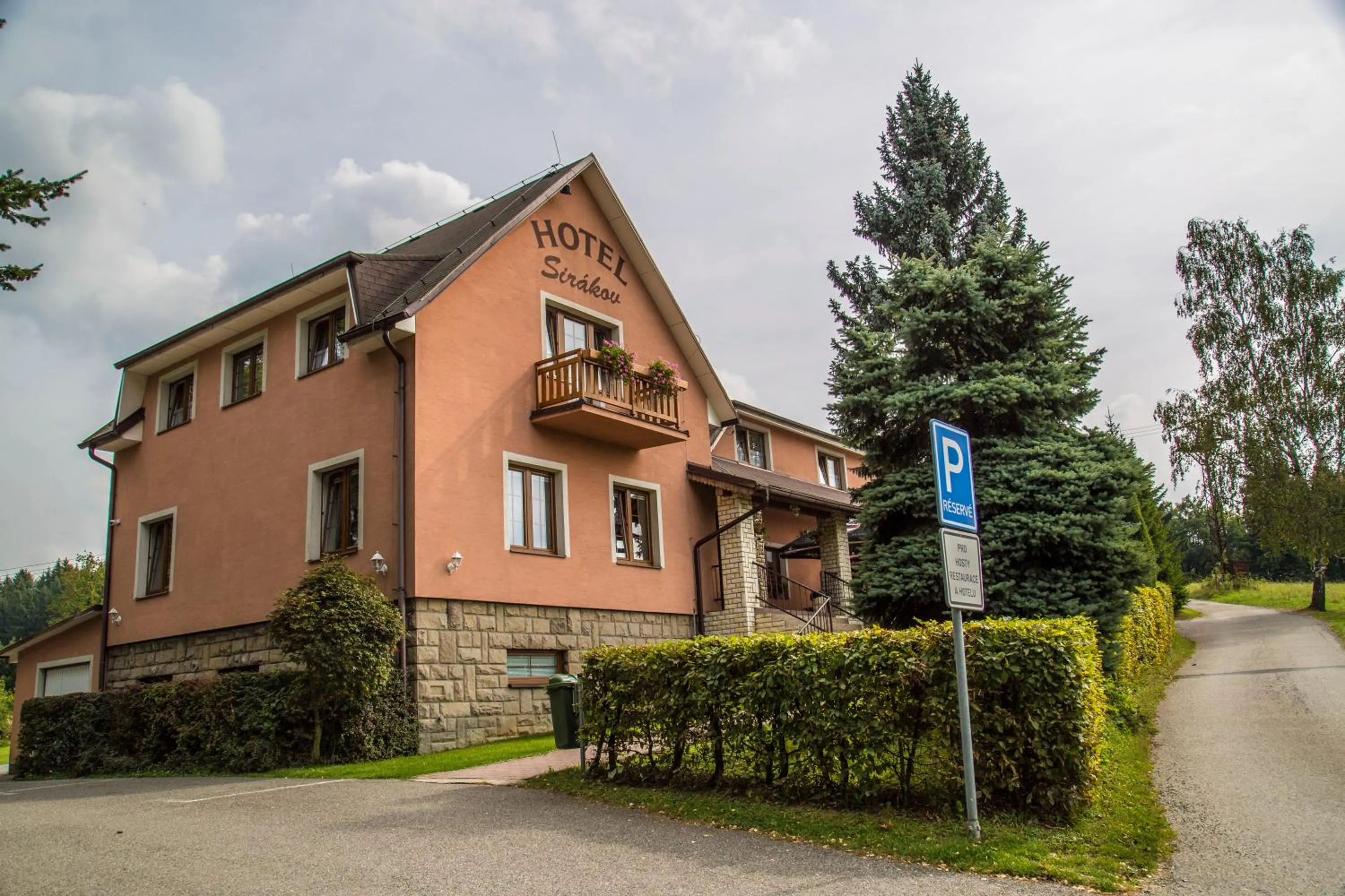 Facade/entrance in Hotel Sirákov
