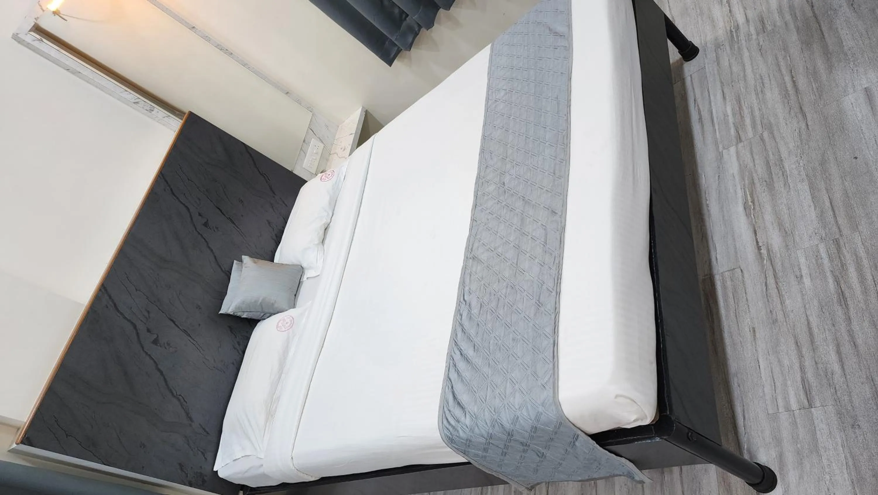 Bed in Hotel Ellora Park