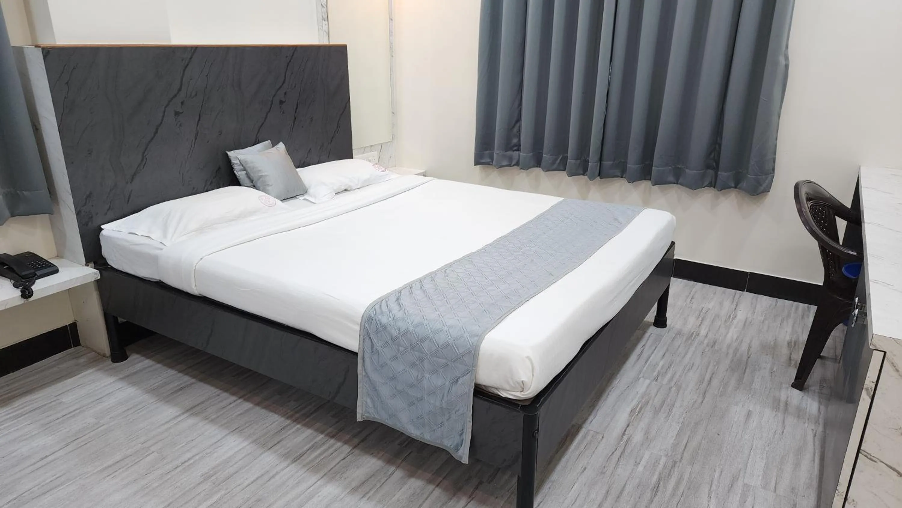 Bed in Hotel Ellora Park