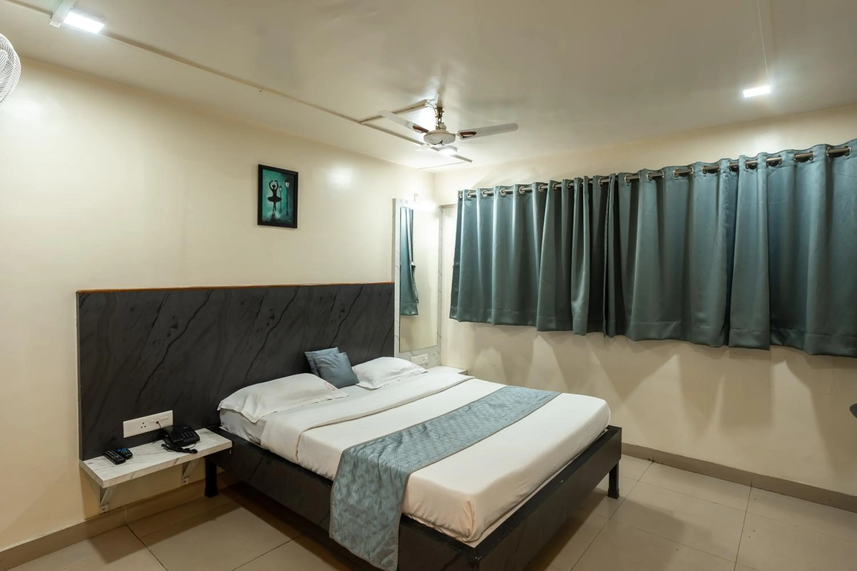Bedroom, Bed in Hotel Ellora Park