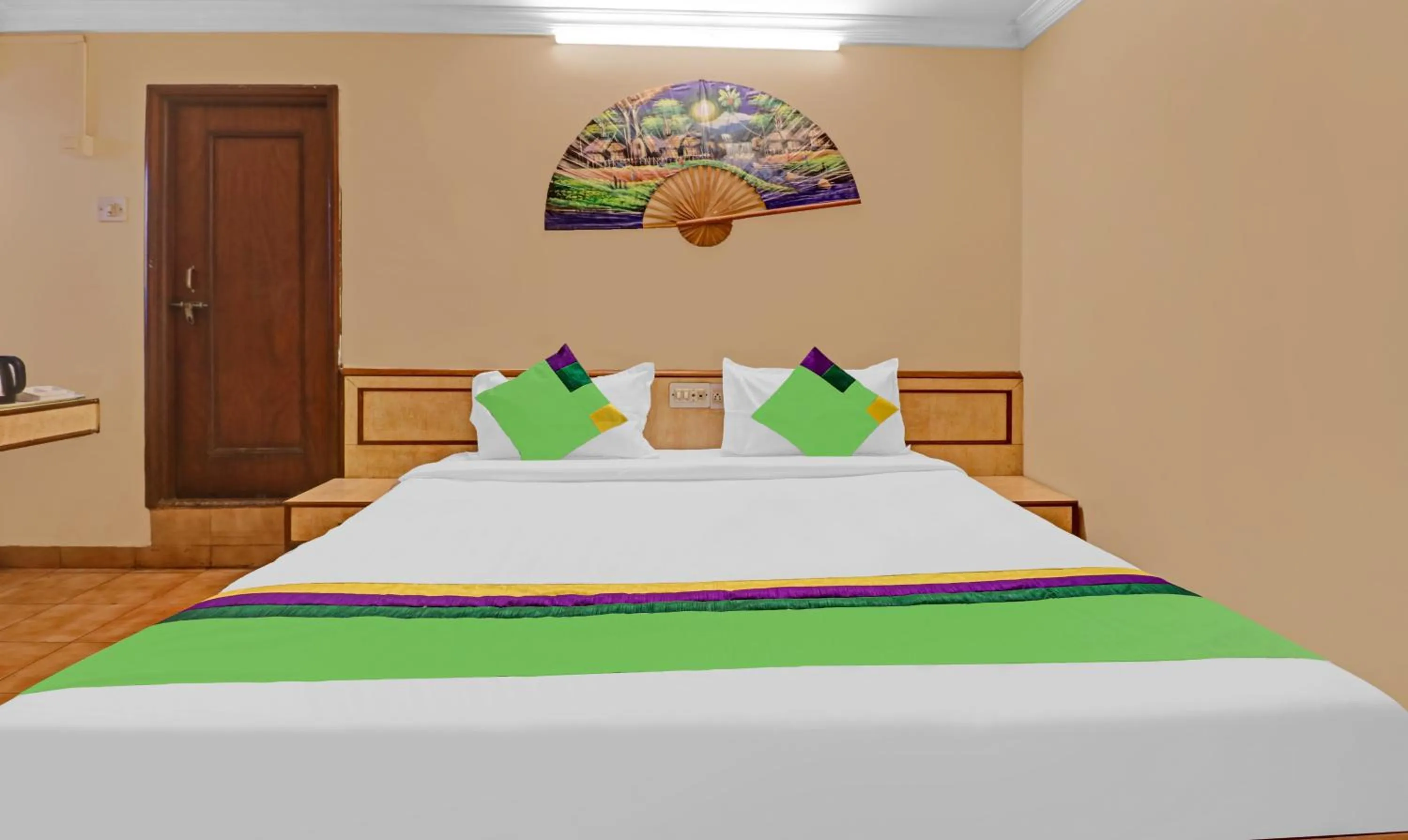 Bedroom, Bed in Treebo Surya Yatri Niwas