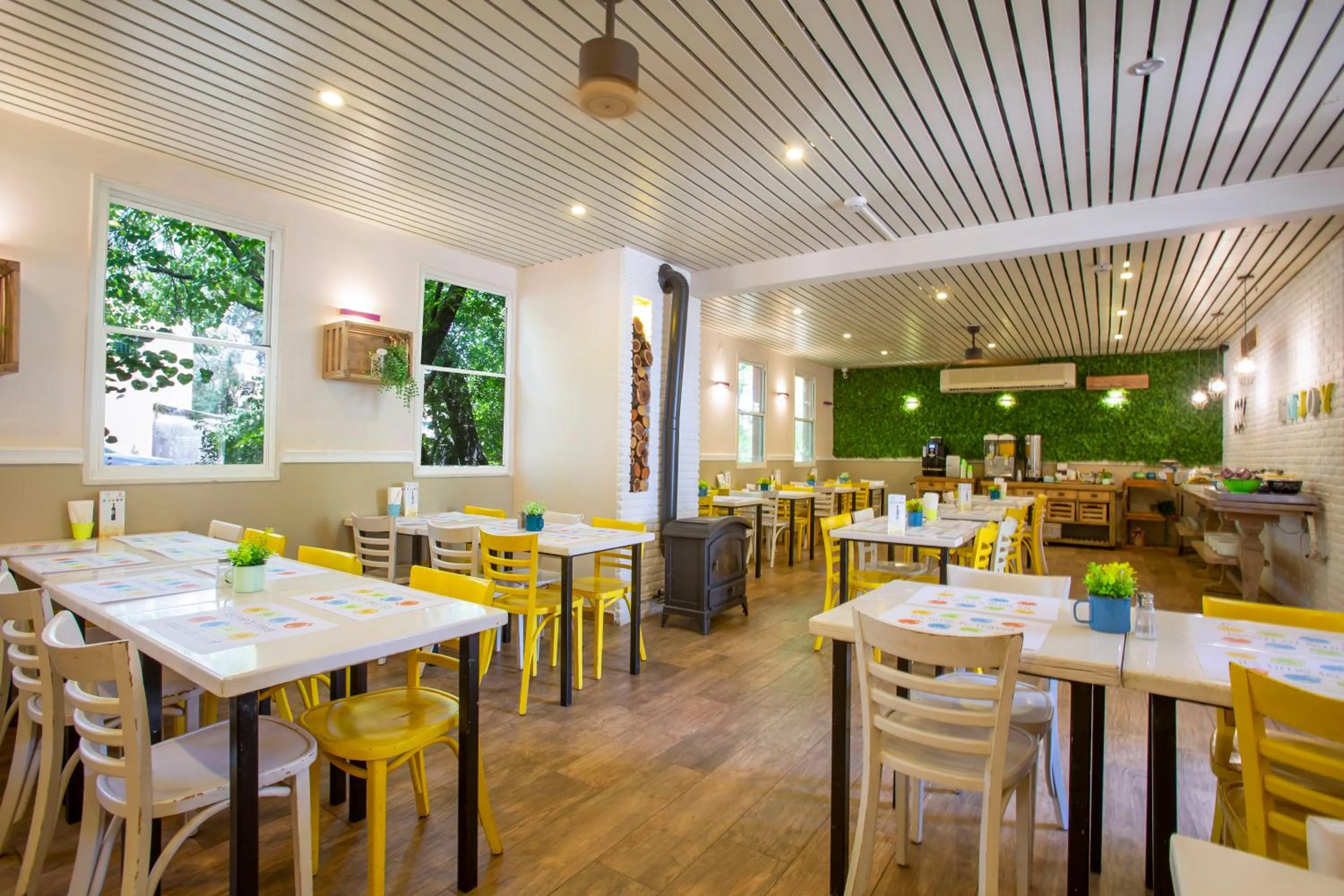 Restaurant/places to eat in Kibbutz Malkiya Travel Hotel