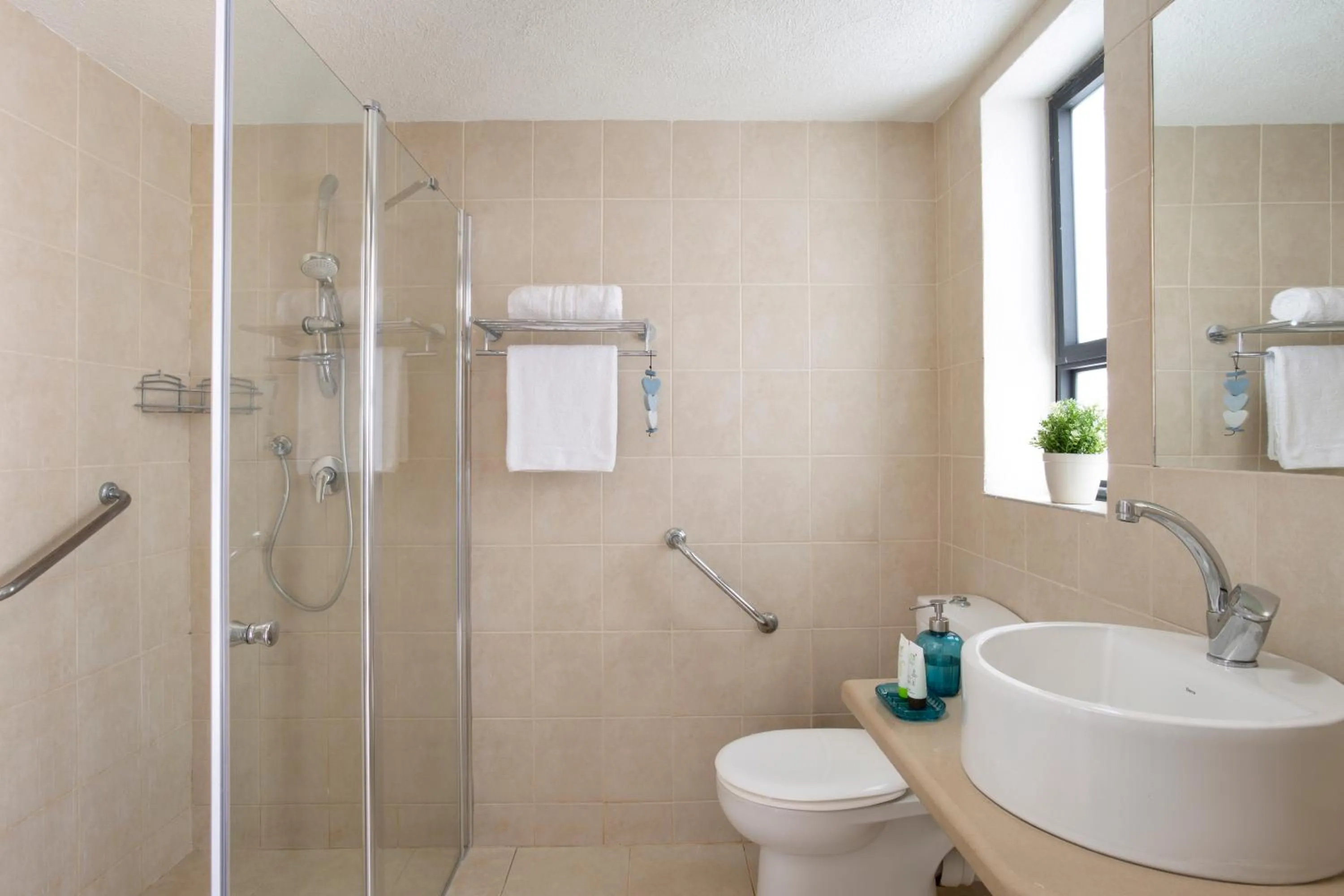 Bathroom in Kibbutz Malkiya Travel Hotel