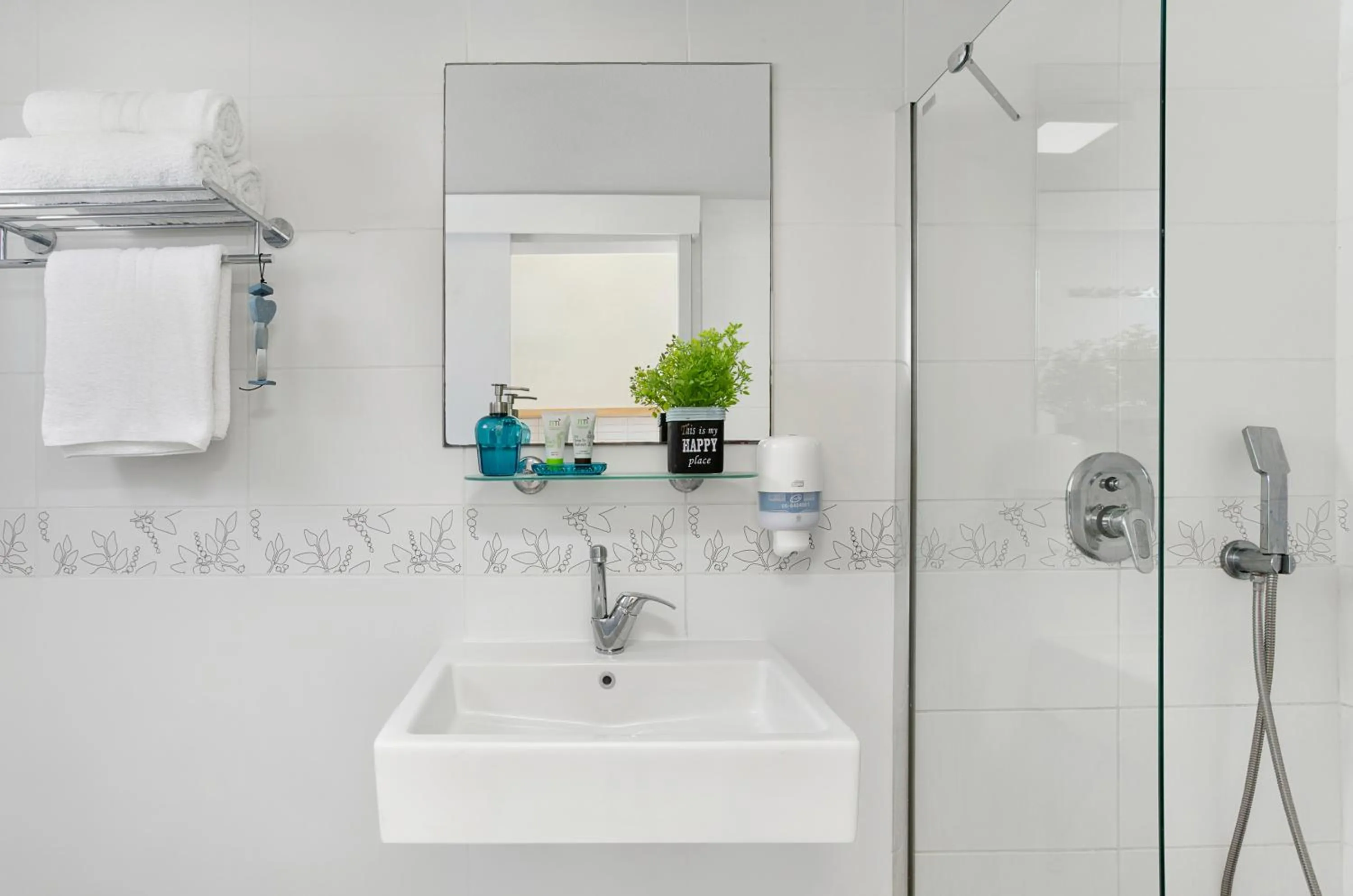 Bathroom in Kibbutz Malkiya Travel Hotel