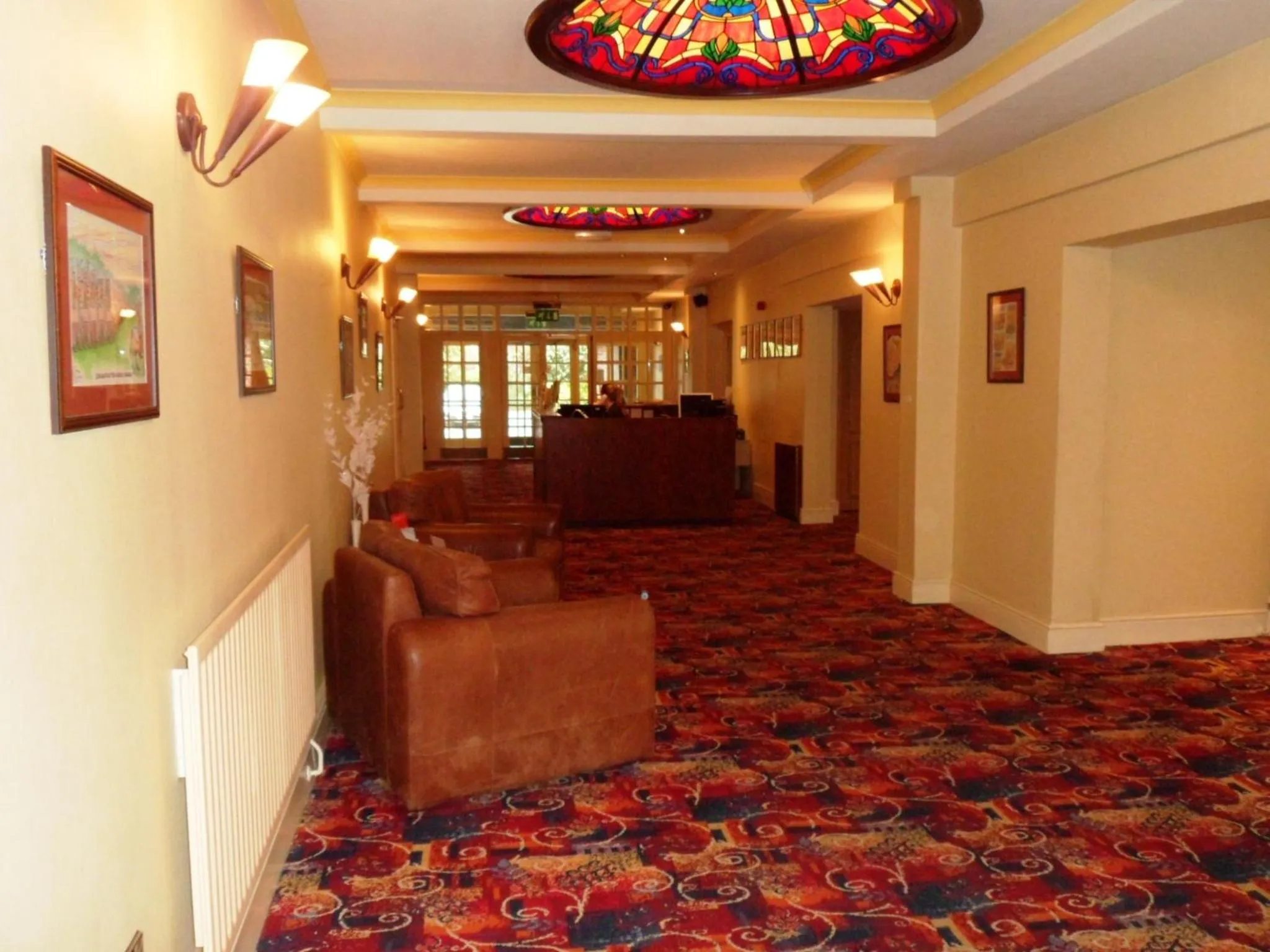 Lobby or reception in Three Queens Hotel