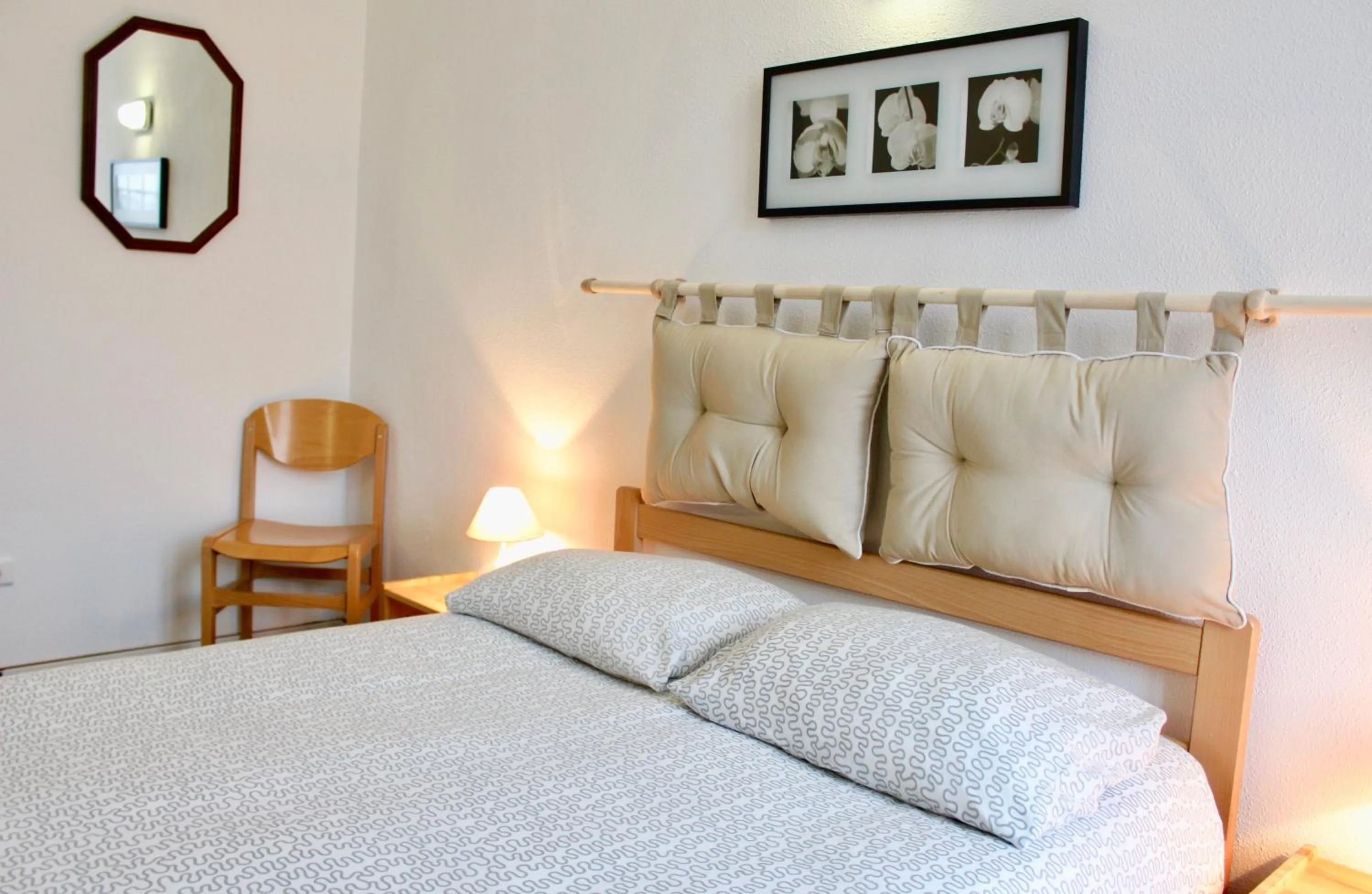 Photo of the whole room, Bed in Gîte du Chalet Pietri