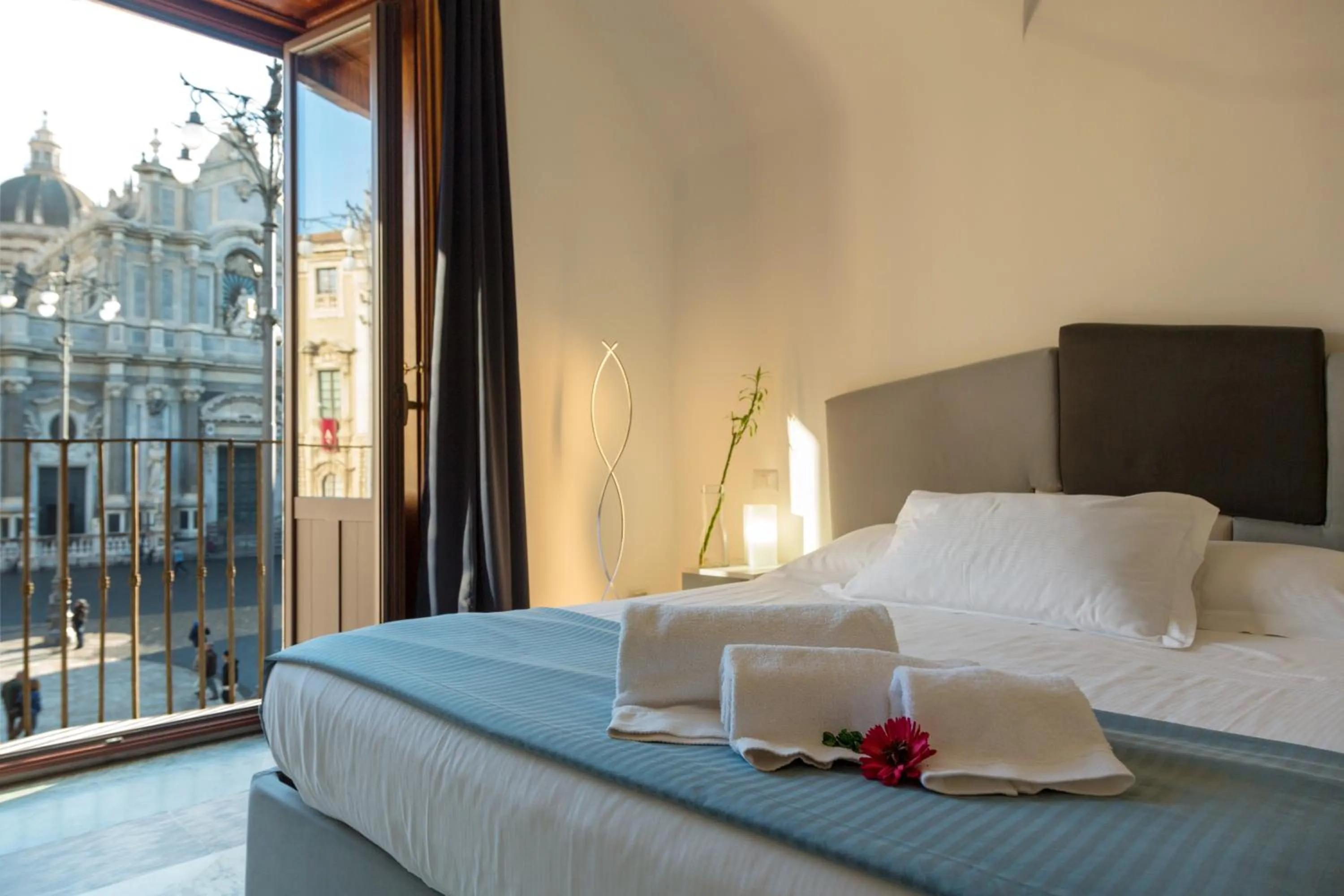 Nearby landmark, Bed in Le Suites Del Duomo House