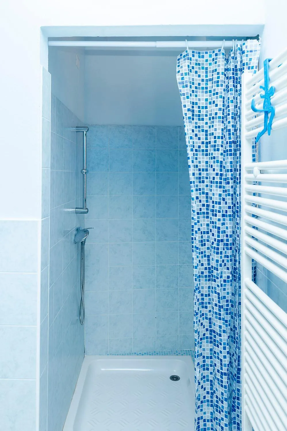 6-Bed Mixed Dormitory Room - single occupancy in Ostello del Quadrifoglio