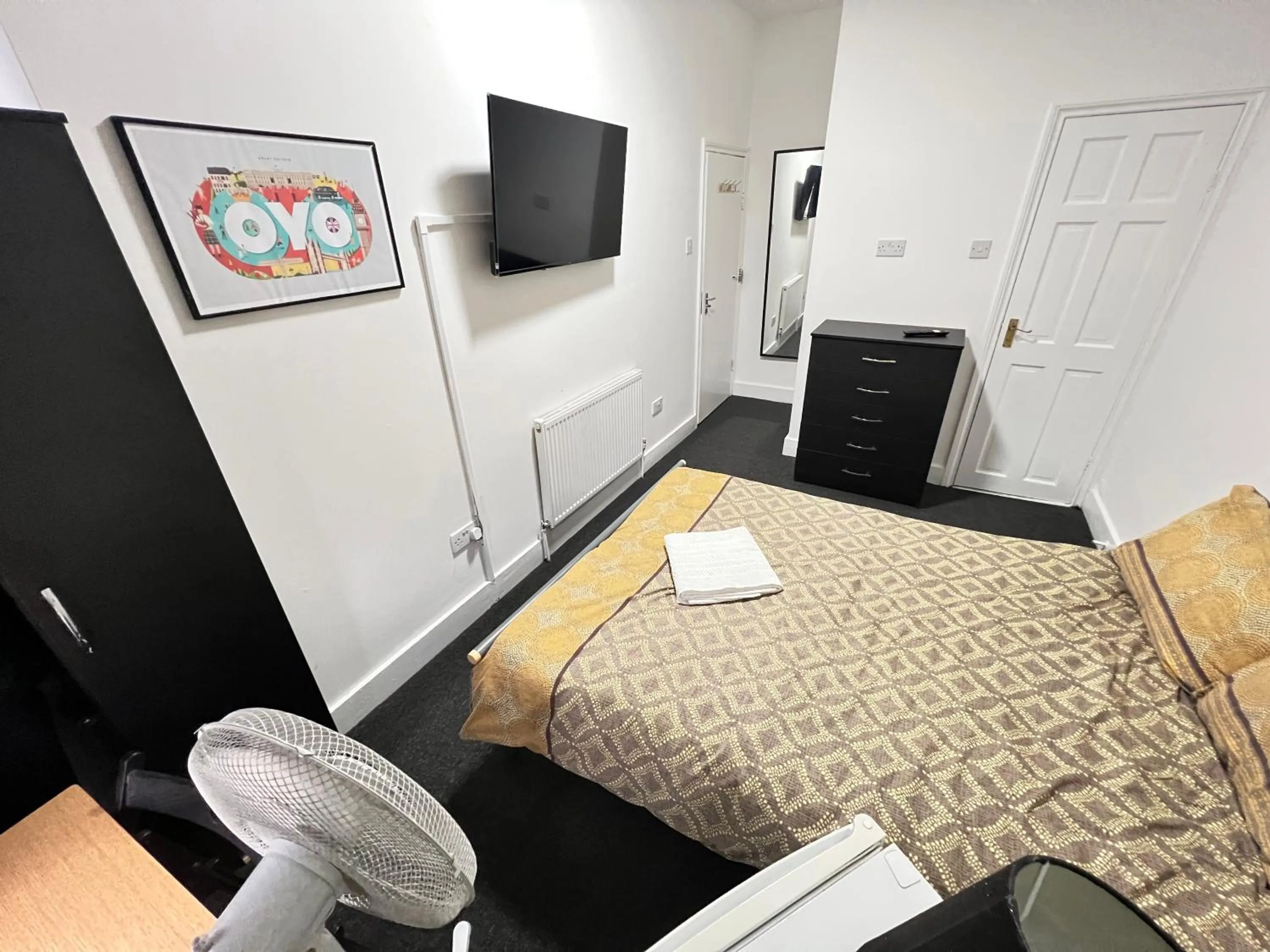 Bed in Stratford Hotel