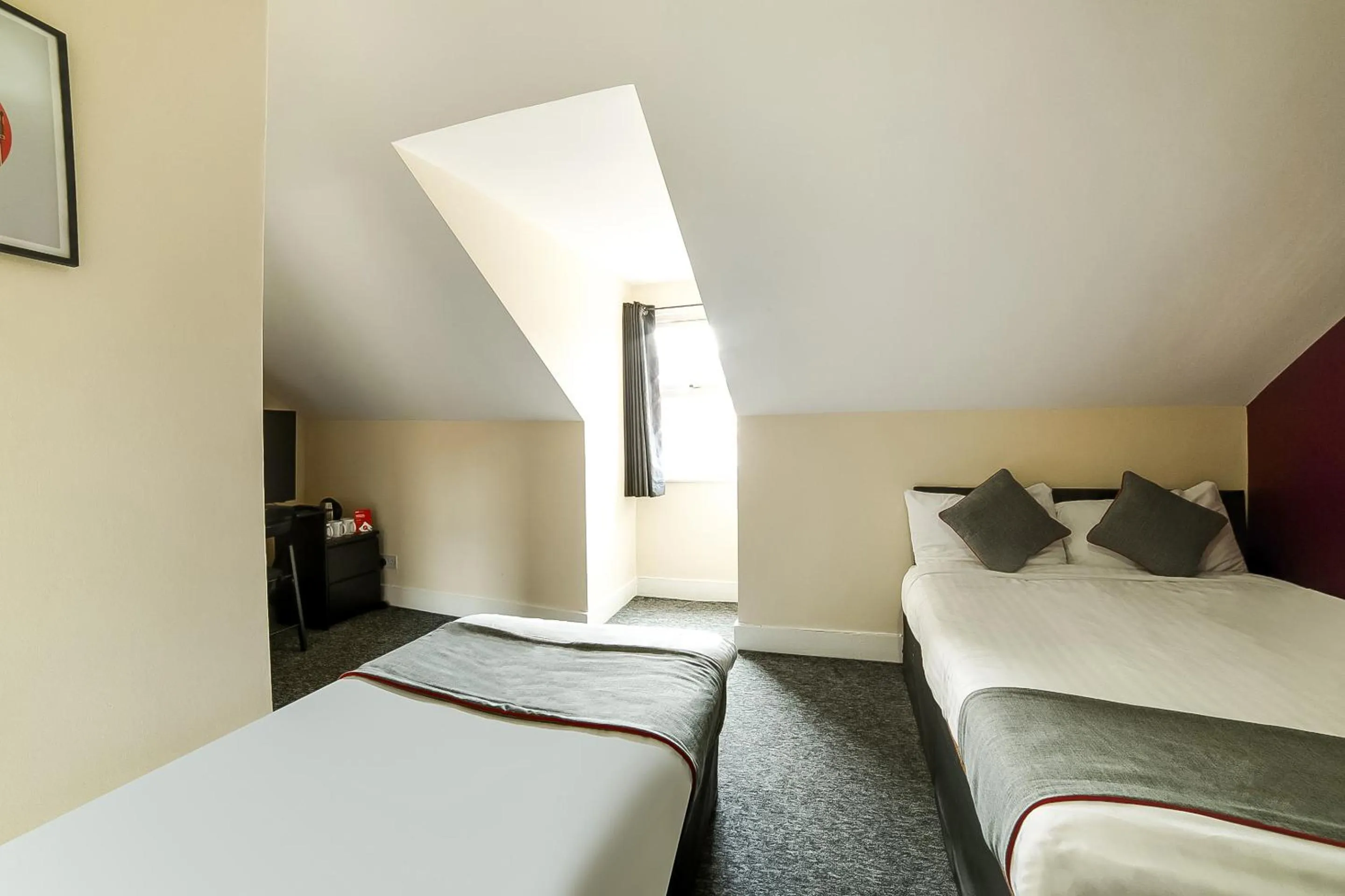 Bed in Stratford Hotel