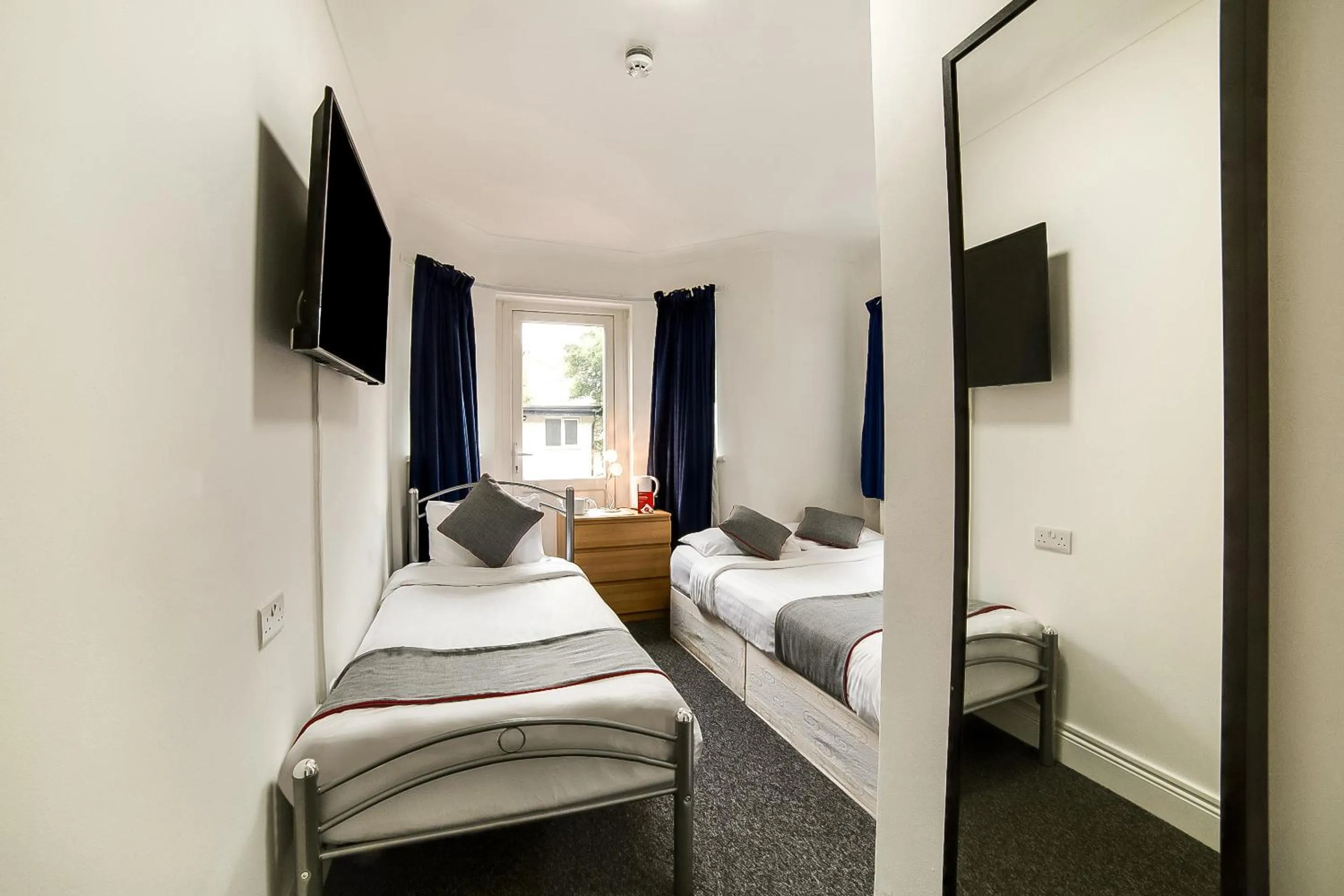 Bed in Stratford Hotel