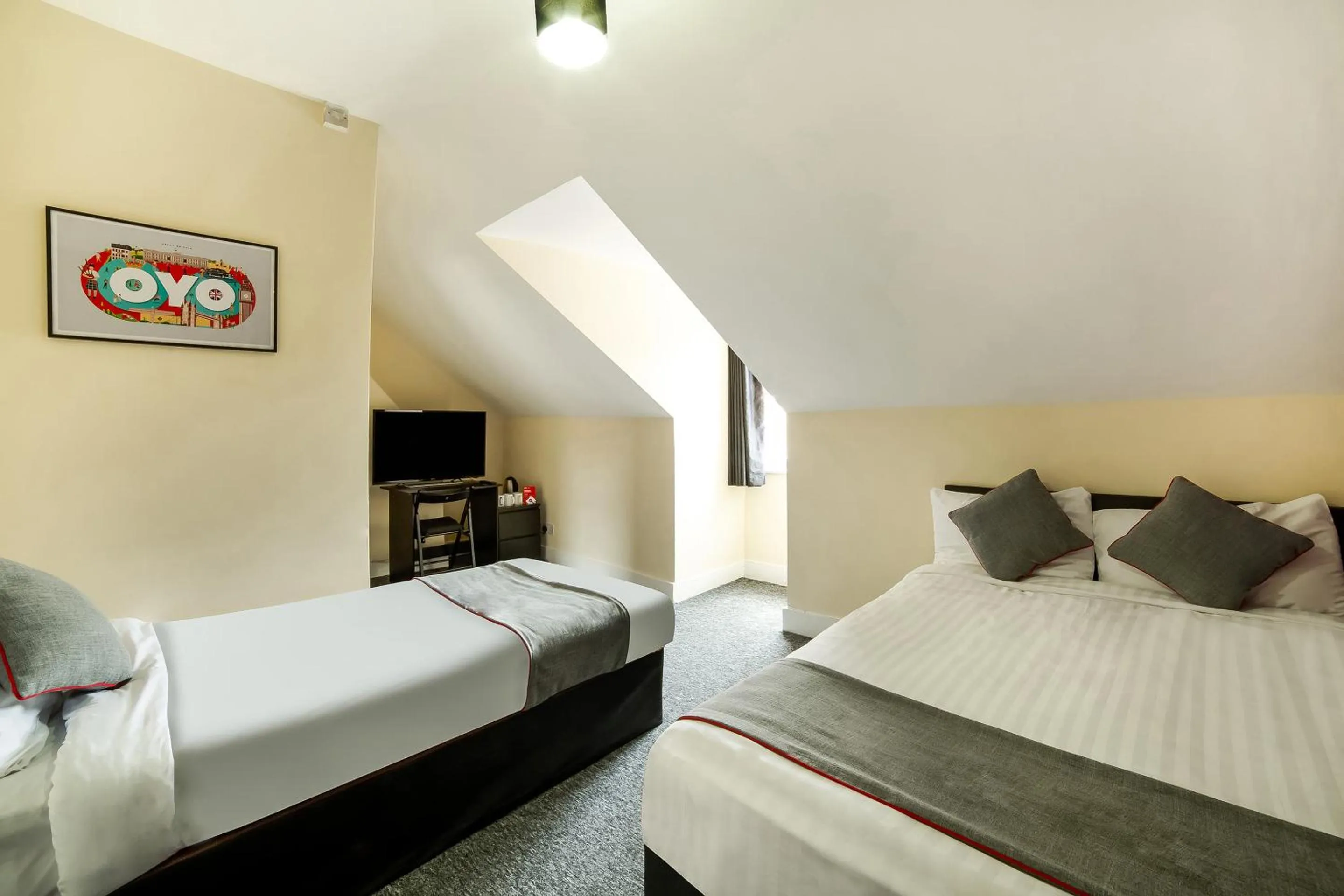 Bed in Stratford Hotel