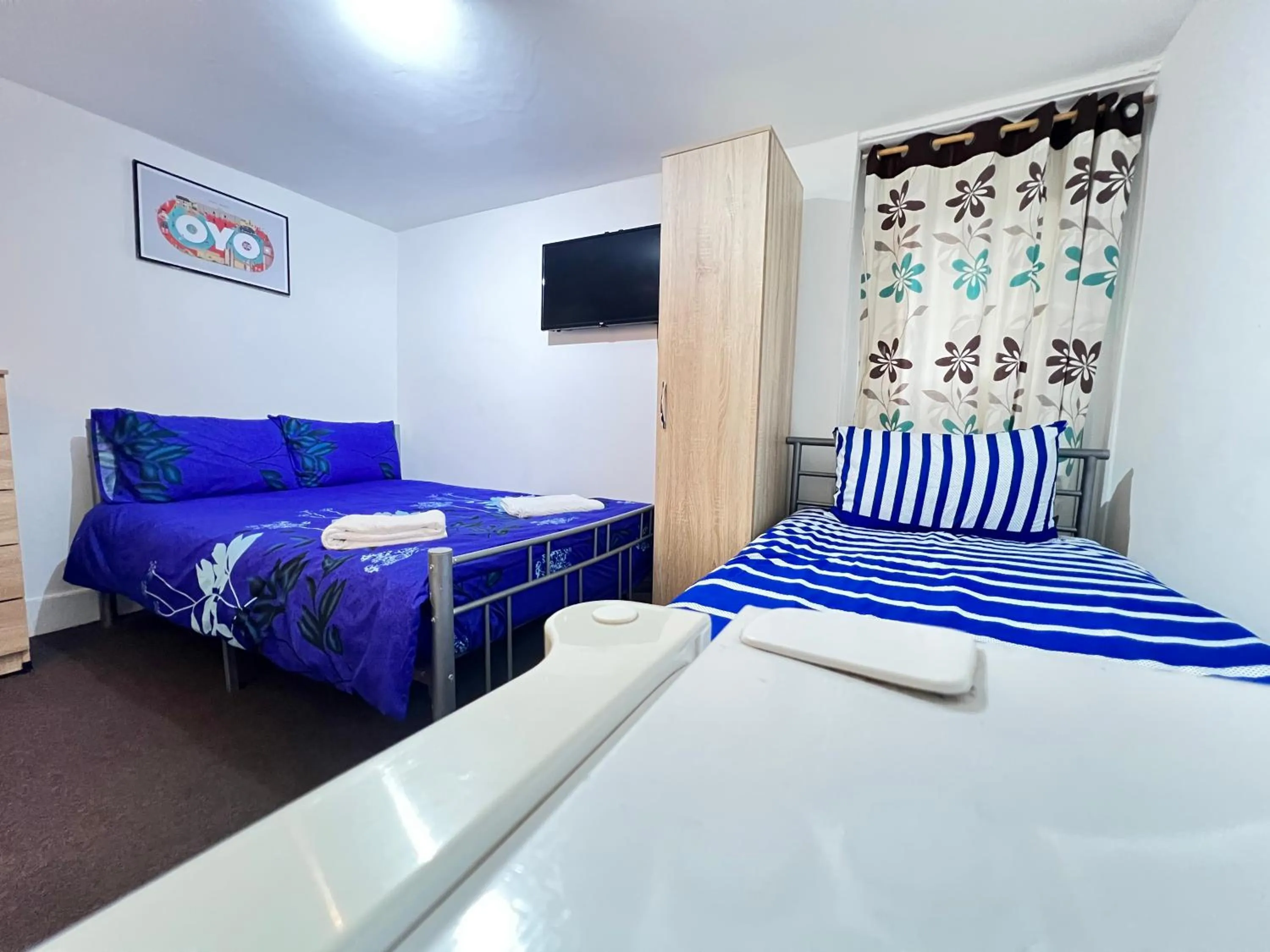 Bed in Stratford Hotel