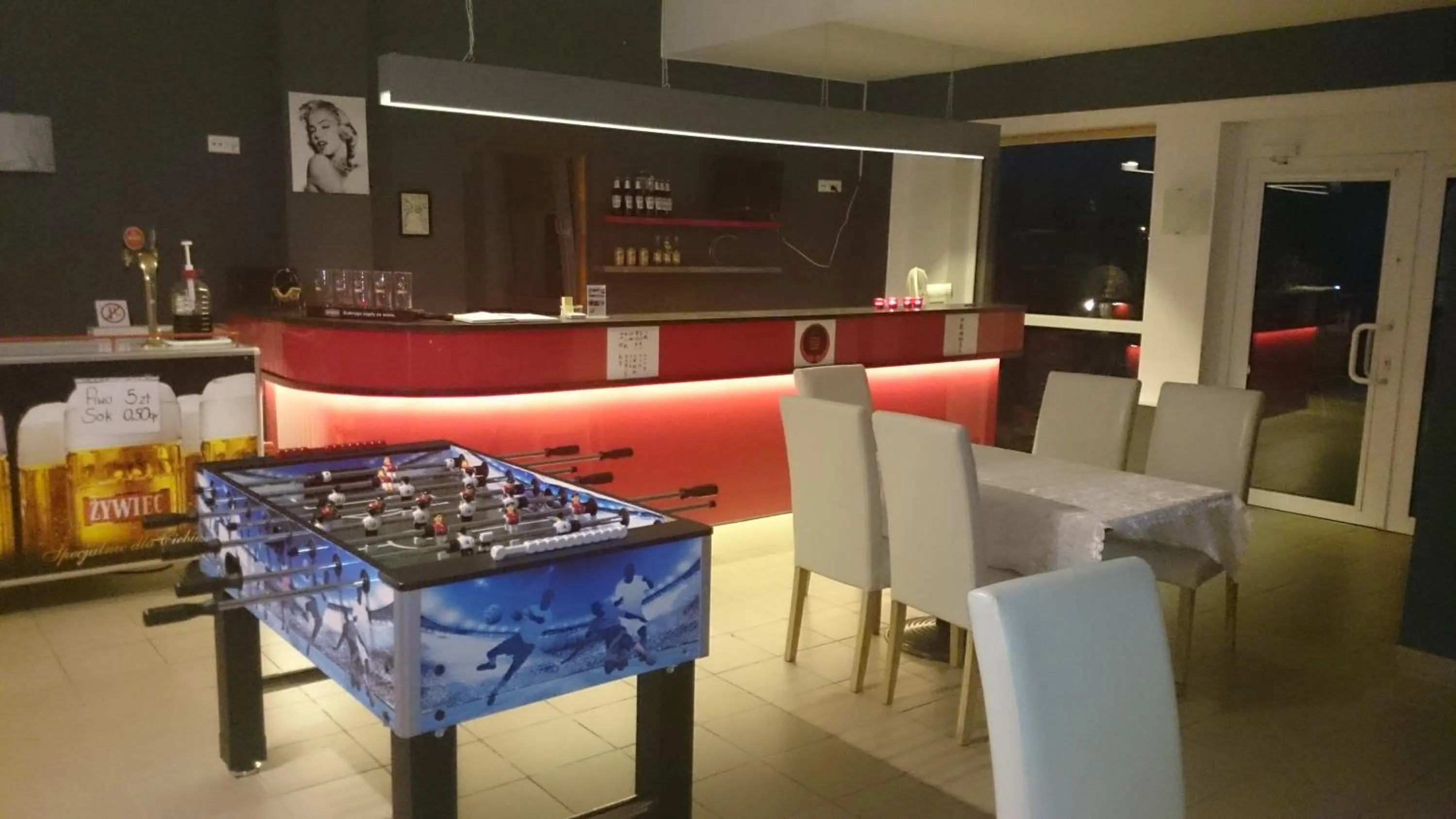 Lounge or bar in Słoneczny Dom pokoje i apartament na wynajem