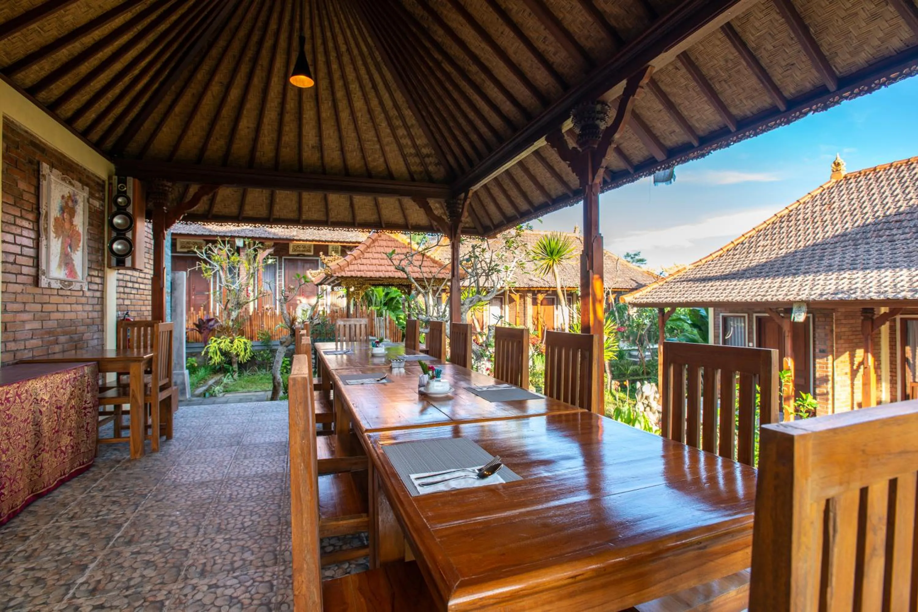 Restaurant/places to eat in The Garuda Villa and Restaurant