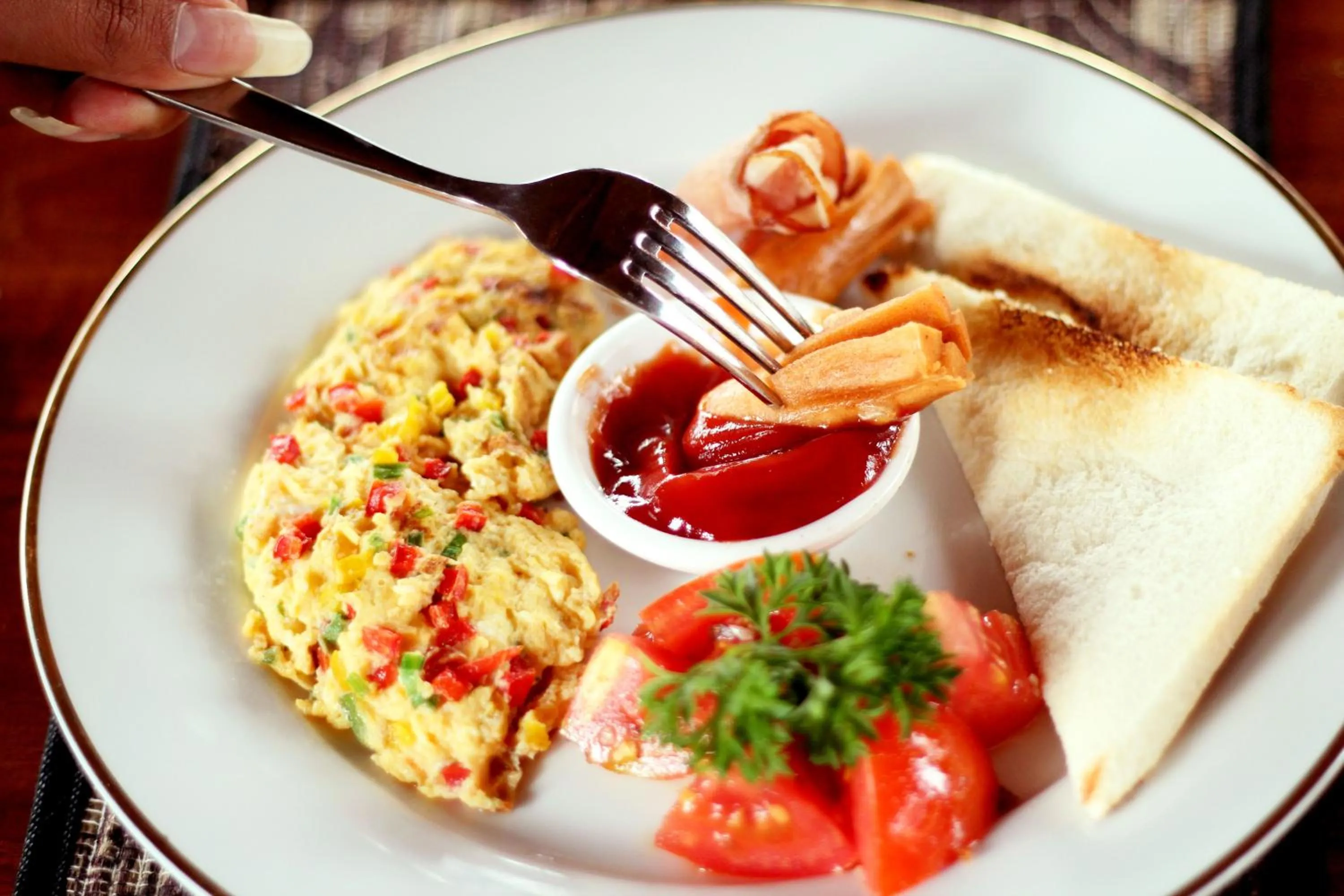 American breakfast in The Garuda Villa and Restaurant