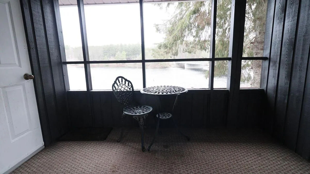 Algonquin Lakeside Inn