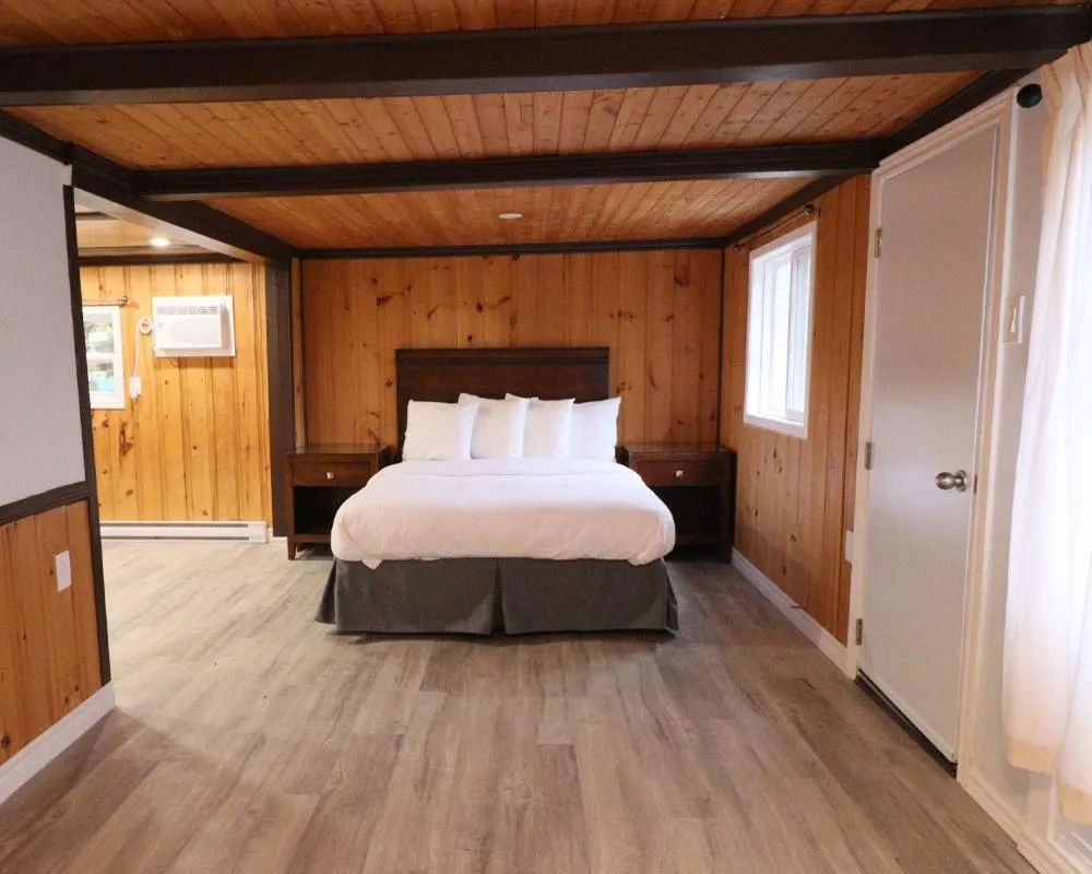 Bed in Algonquin Lakeside Inn