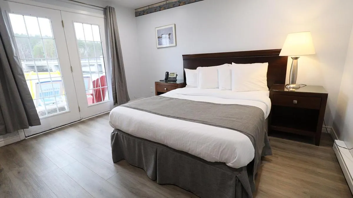 Bed in Algonquin Lakeside Inn