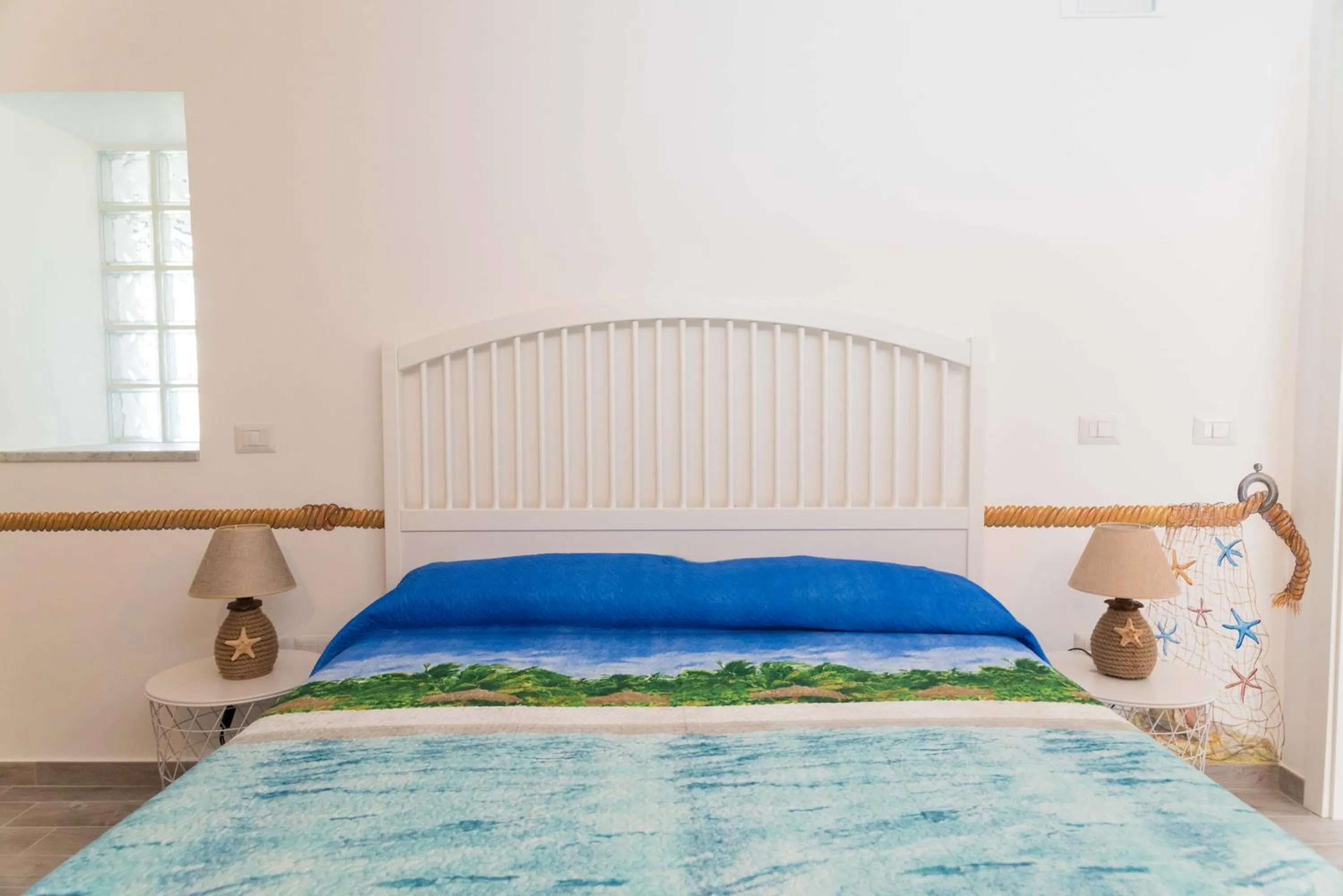 Photo of the whole room, Bed in Quasi in Porto Rooms