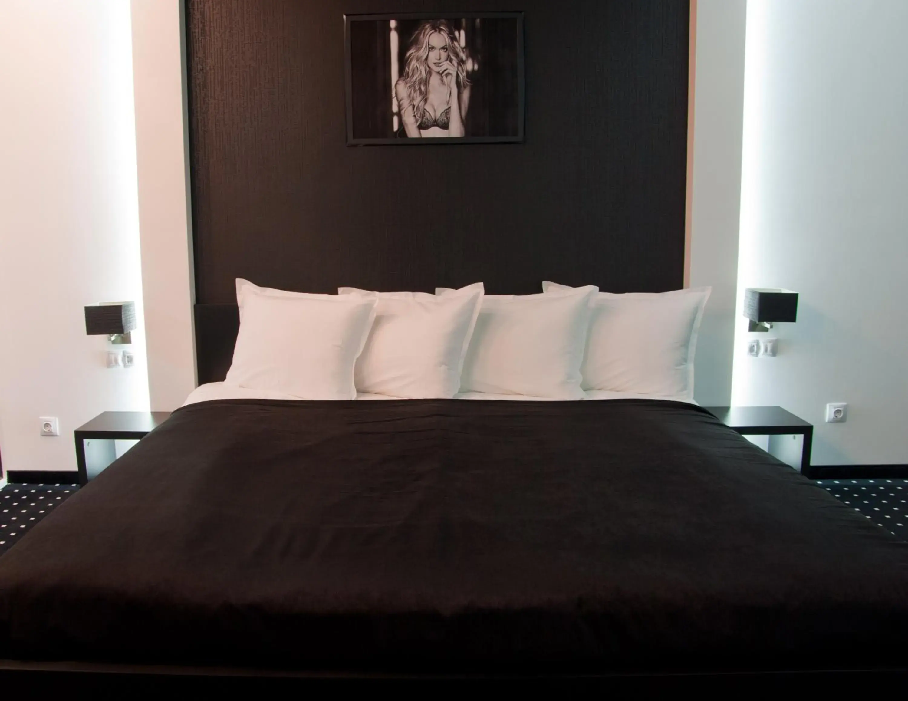 Superior Double Room in Hotel Fashion - Free Parking Superior Double Room in Hotel Fashion - Free Parking