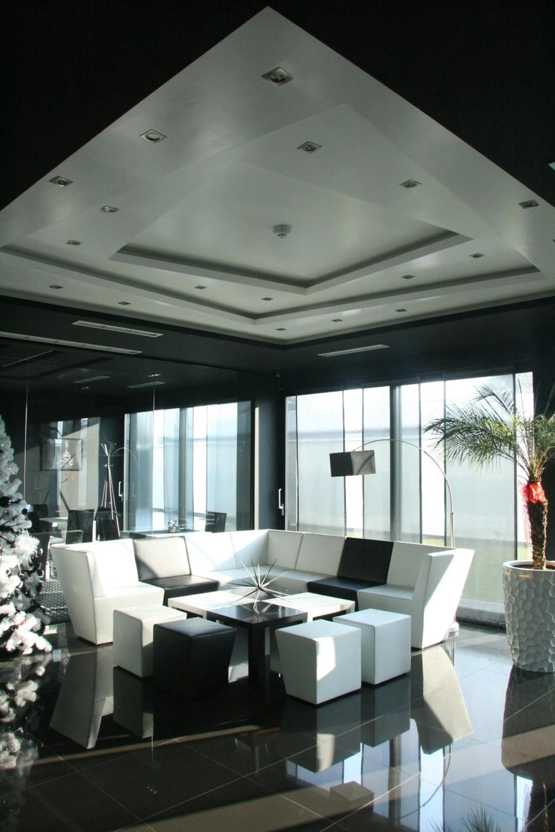 Lobby or reception in Hotel Fashion - Free Parking