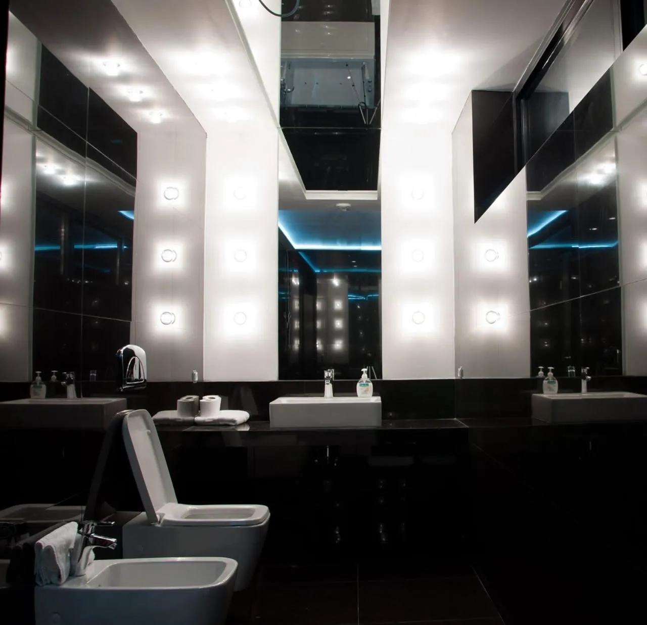 Bathroom in Hotel Fashion - Free Parking