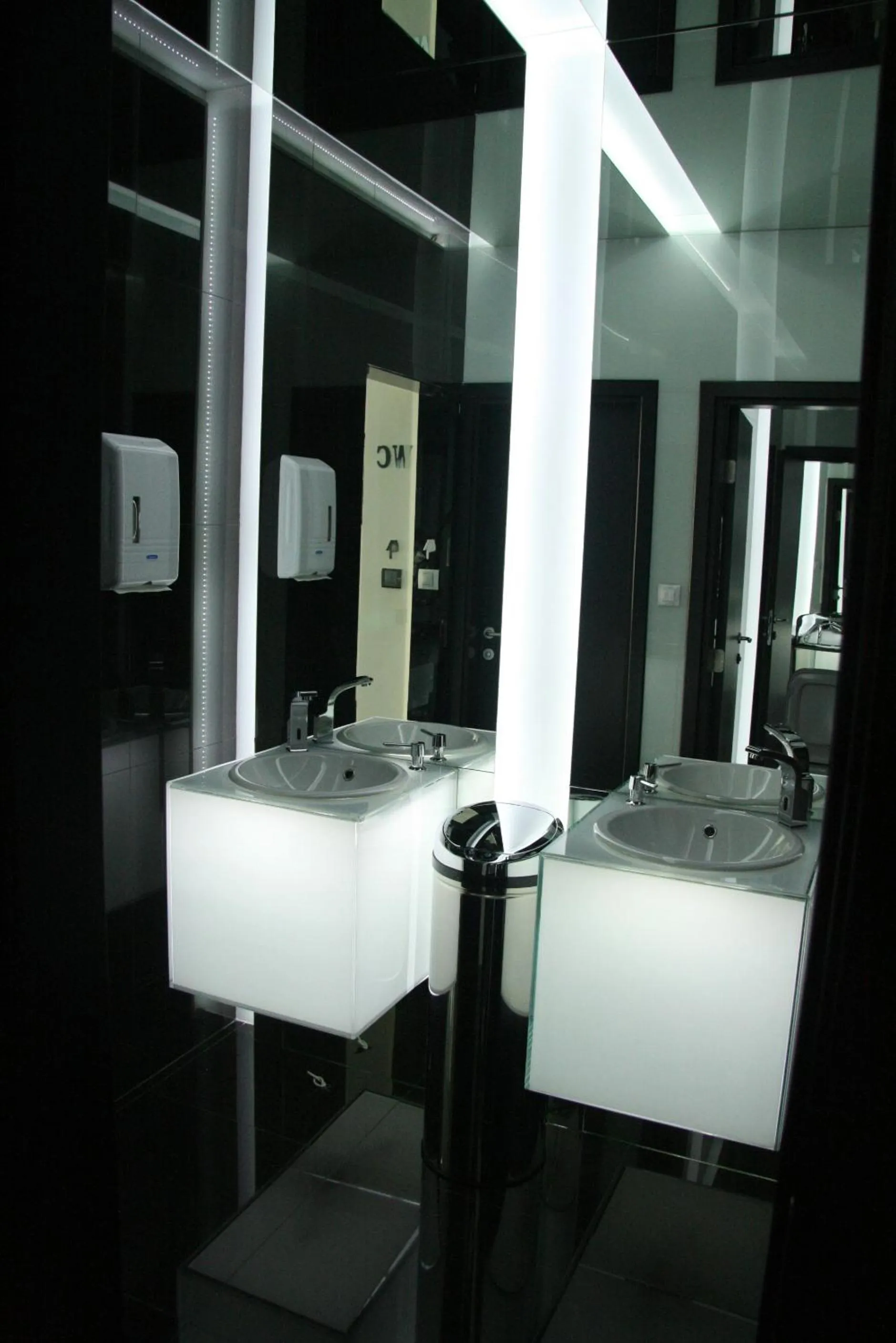 Bathroom in Hotel Fashion - Free Parking