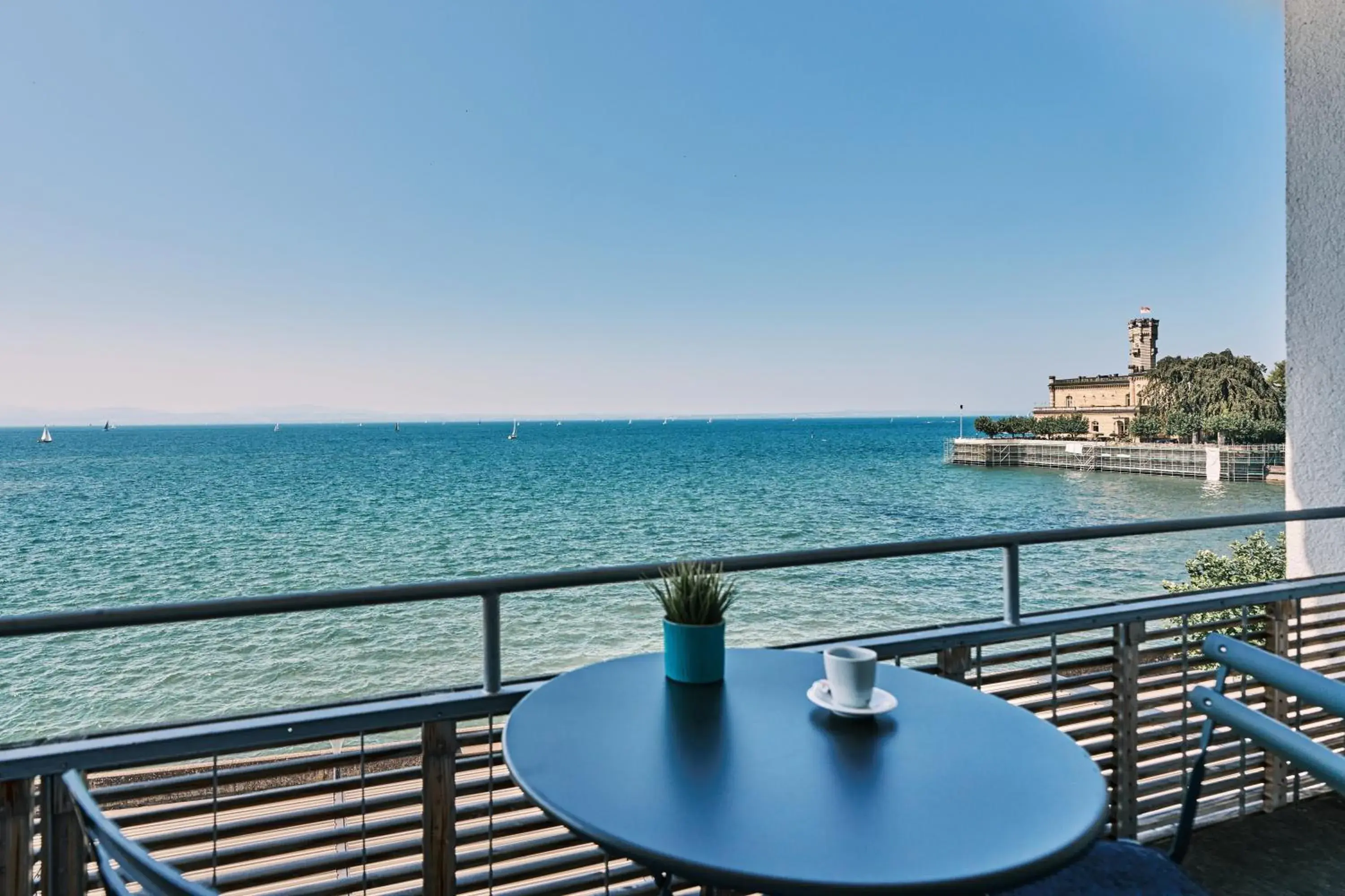 Junior Suite with Lake View in Seevital Hotel & SPA - Ihr 4 Sterne Superior Hideaway direkt am See Junior Suite with Lake View in Seevital Hotel & SPA - Ihr 4 Sterne Superior Hideaway direkt am See