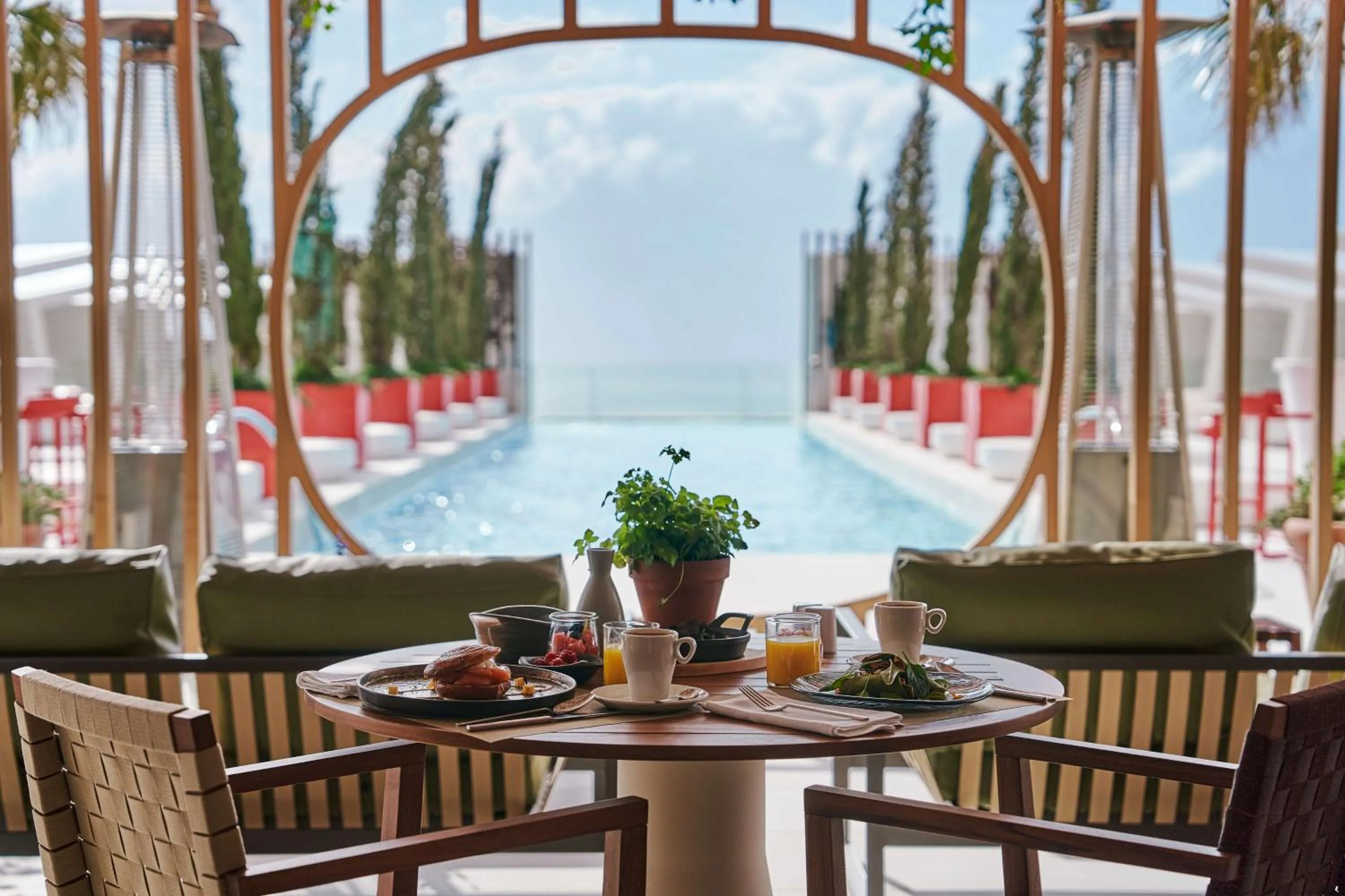 Dining area in Higuerón Hotel Málaga, Curio Collection by Hilton