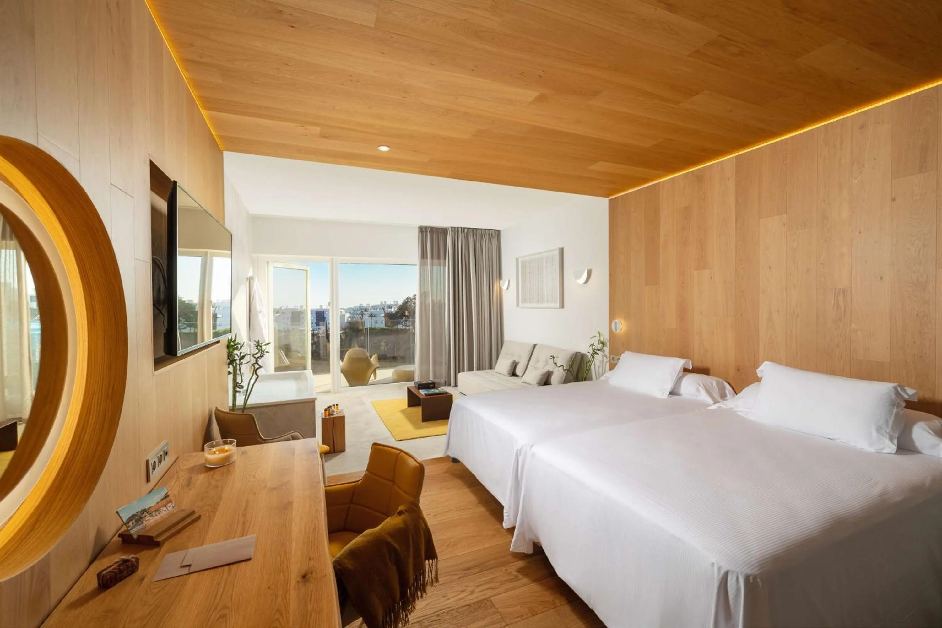 Bathroom, Bed in Higuerón Hotel Málaga, Curio Collection by Hilton