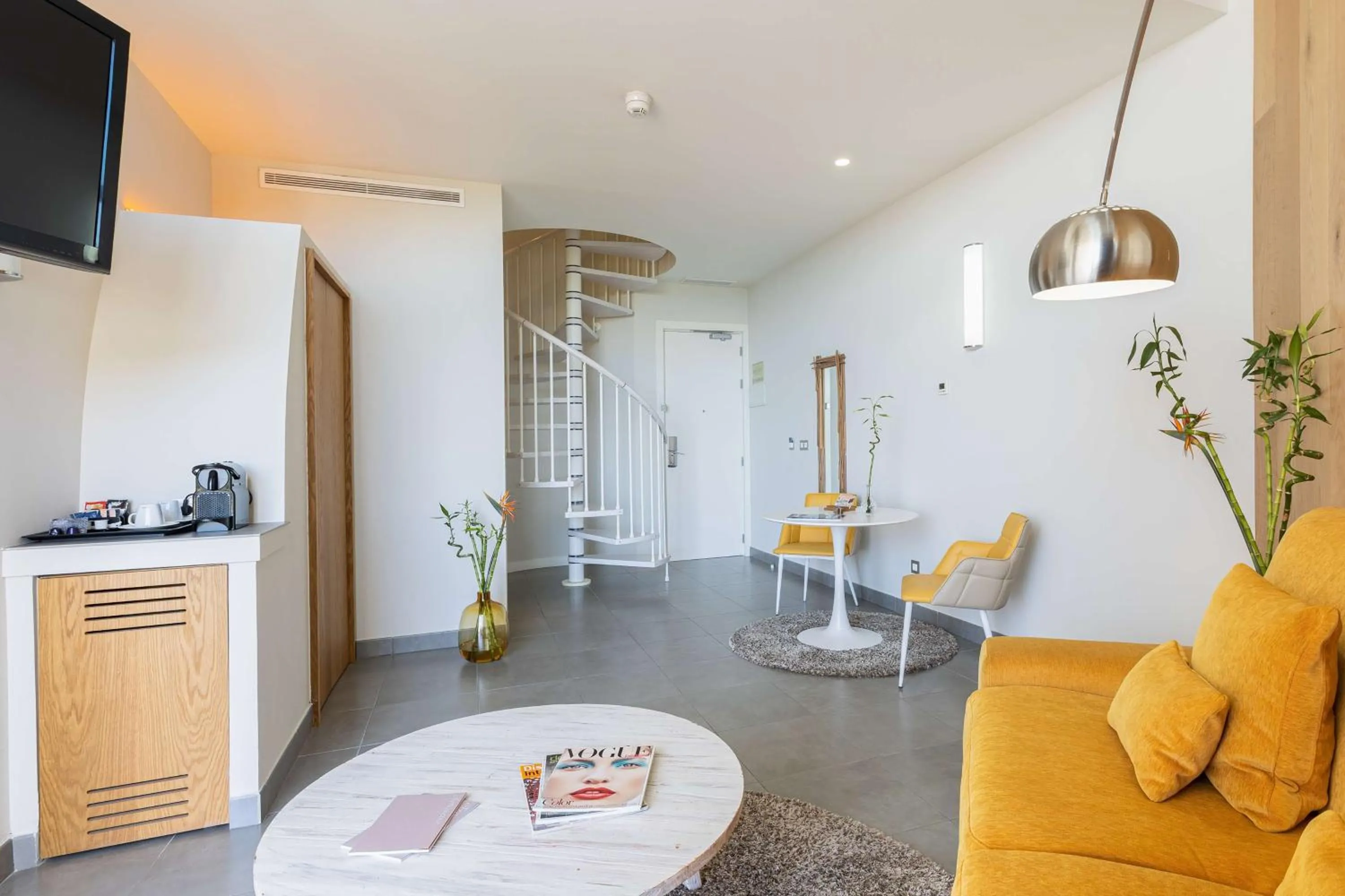 Living room in Higuerón Hotel Málaga, Curio Collection by Hilton