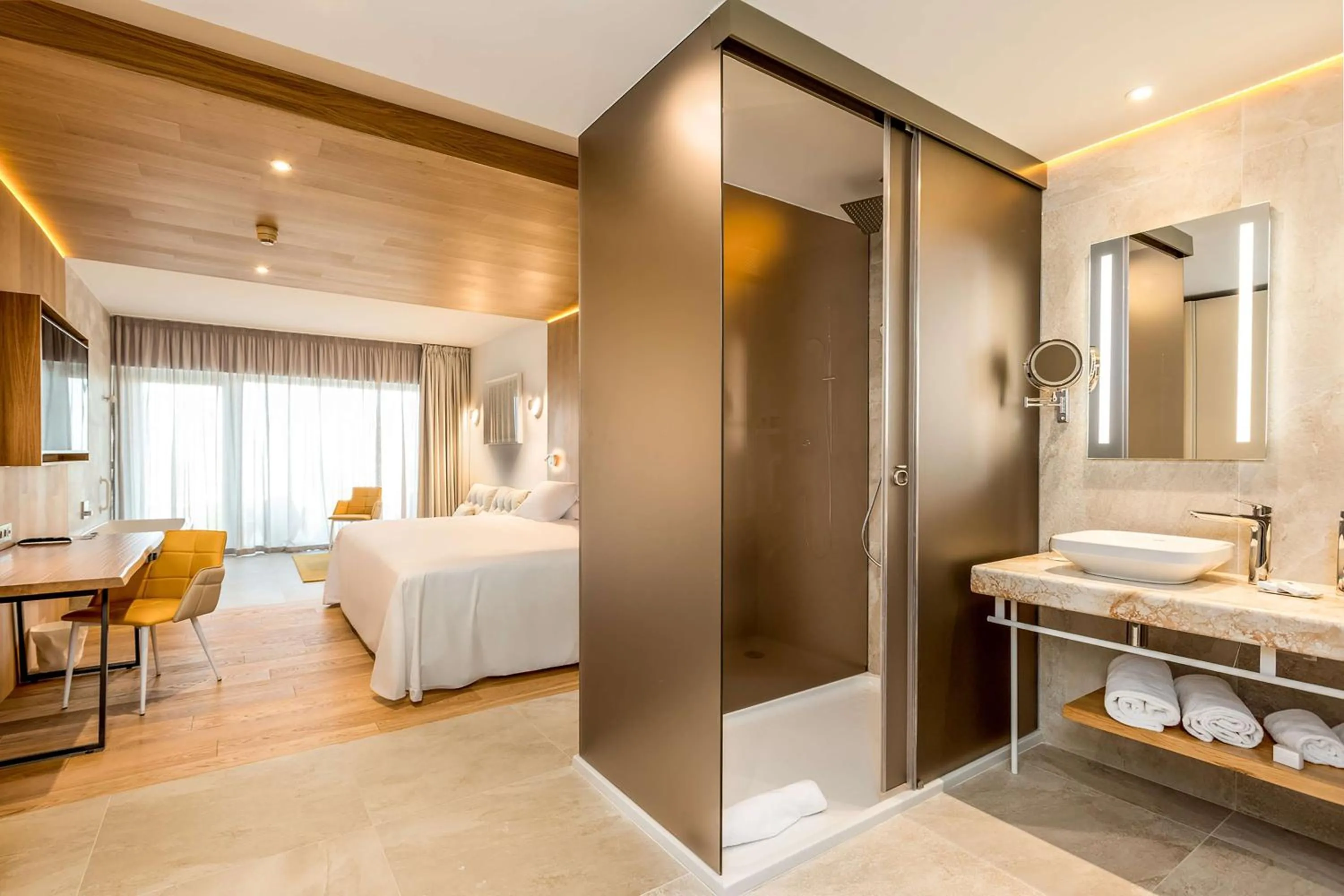 Bathroom, Bed in Higuerón Hotel Málaga, Curio Collection by Hilton