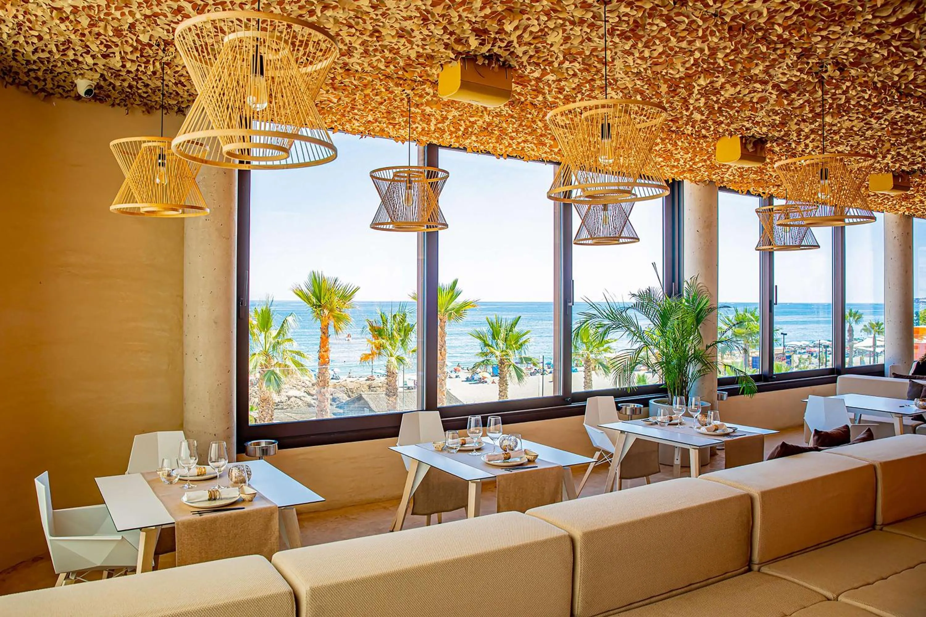 Restaurant/places to eat in Higuerón Hotel Málaga, Curio Collection by Hilton