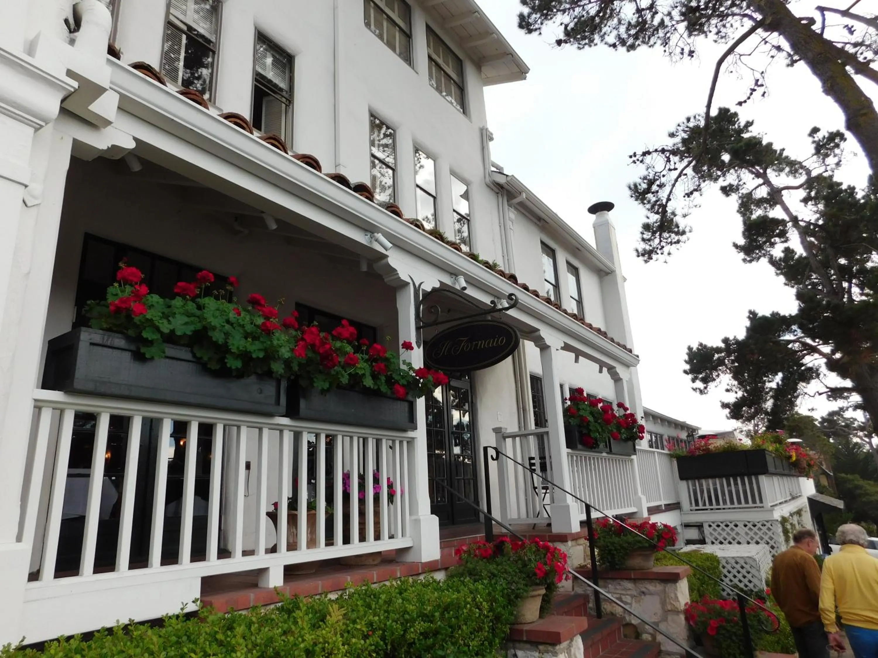 Restaurant/places to eat in Tally Ho Inn