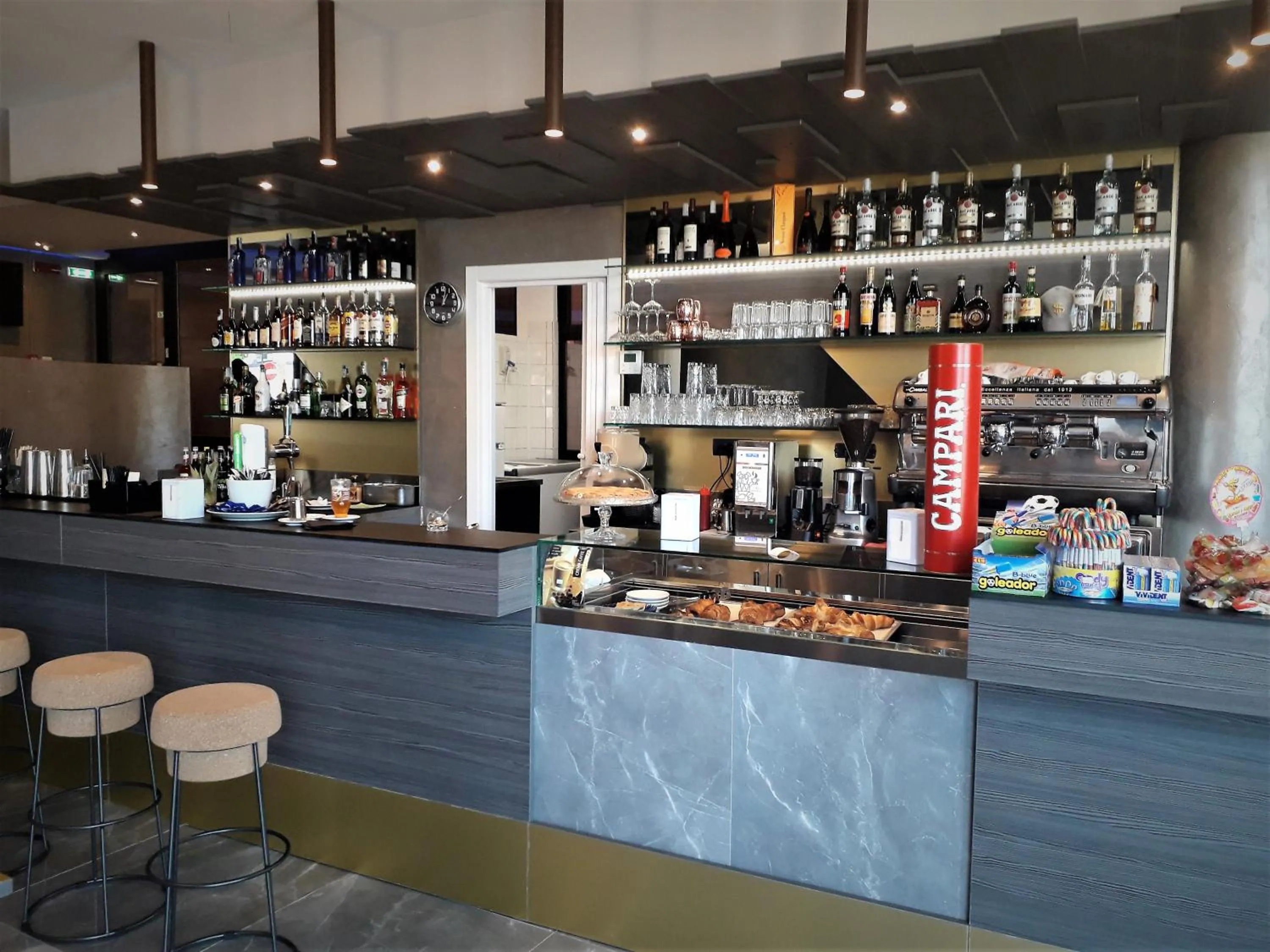 Lounge or bar in Lake Como Golf Hotel