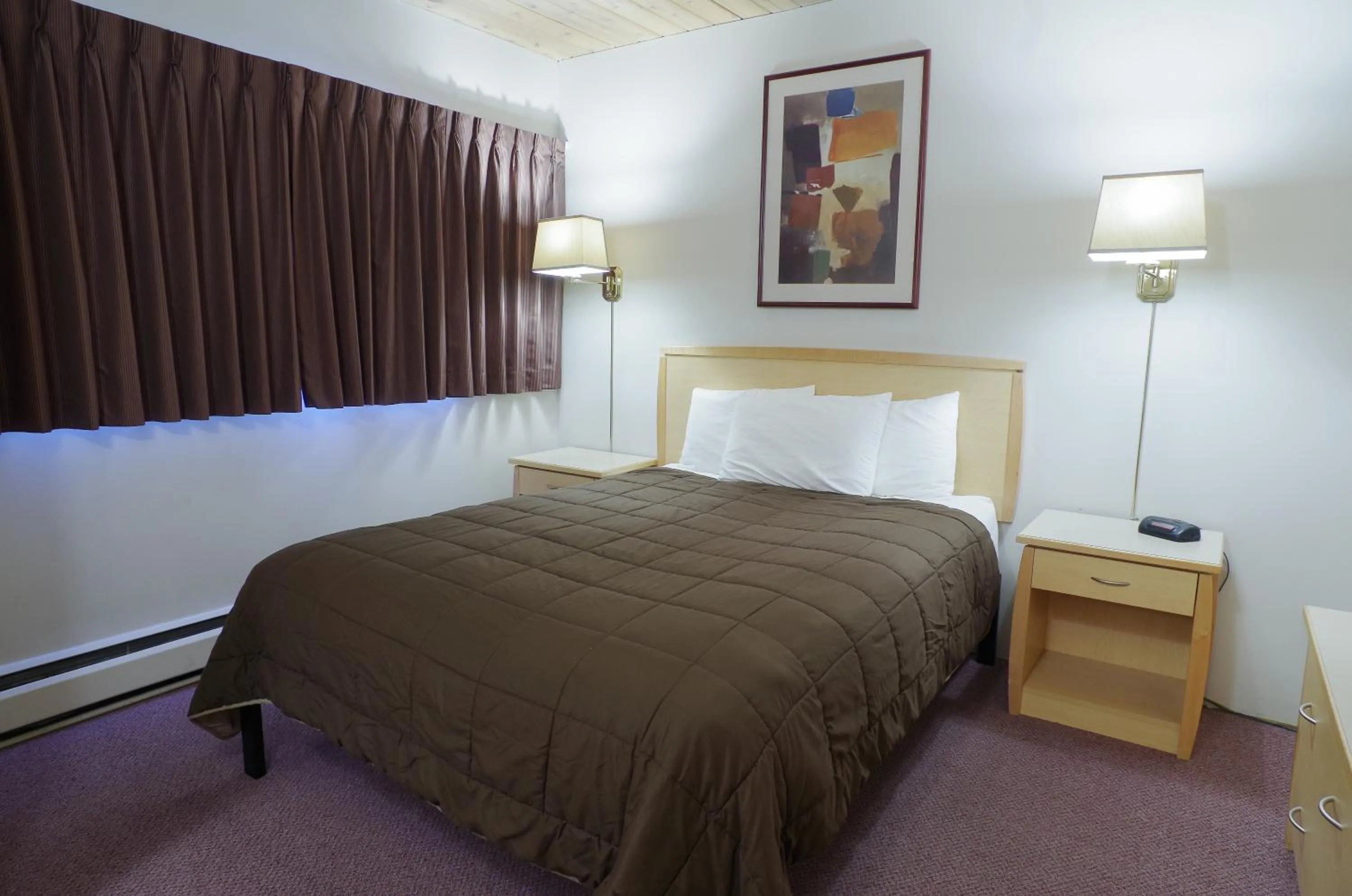 Bedroom, Bed in Canadas Best Value Inn and Suites Fernie