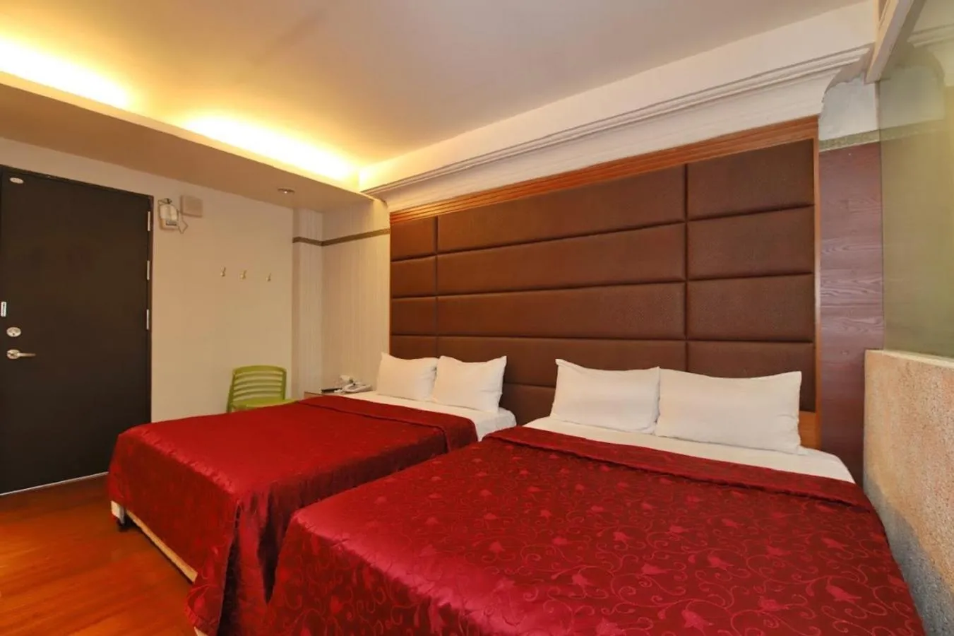 Bed in Yosemite Hot Spring Resort