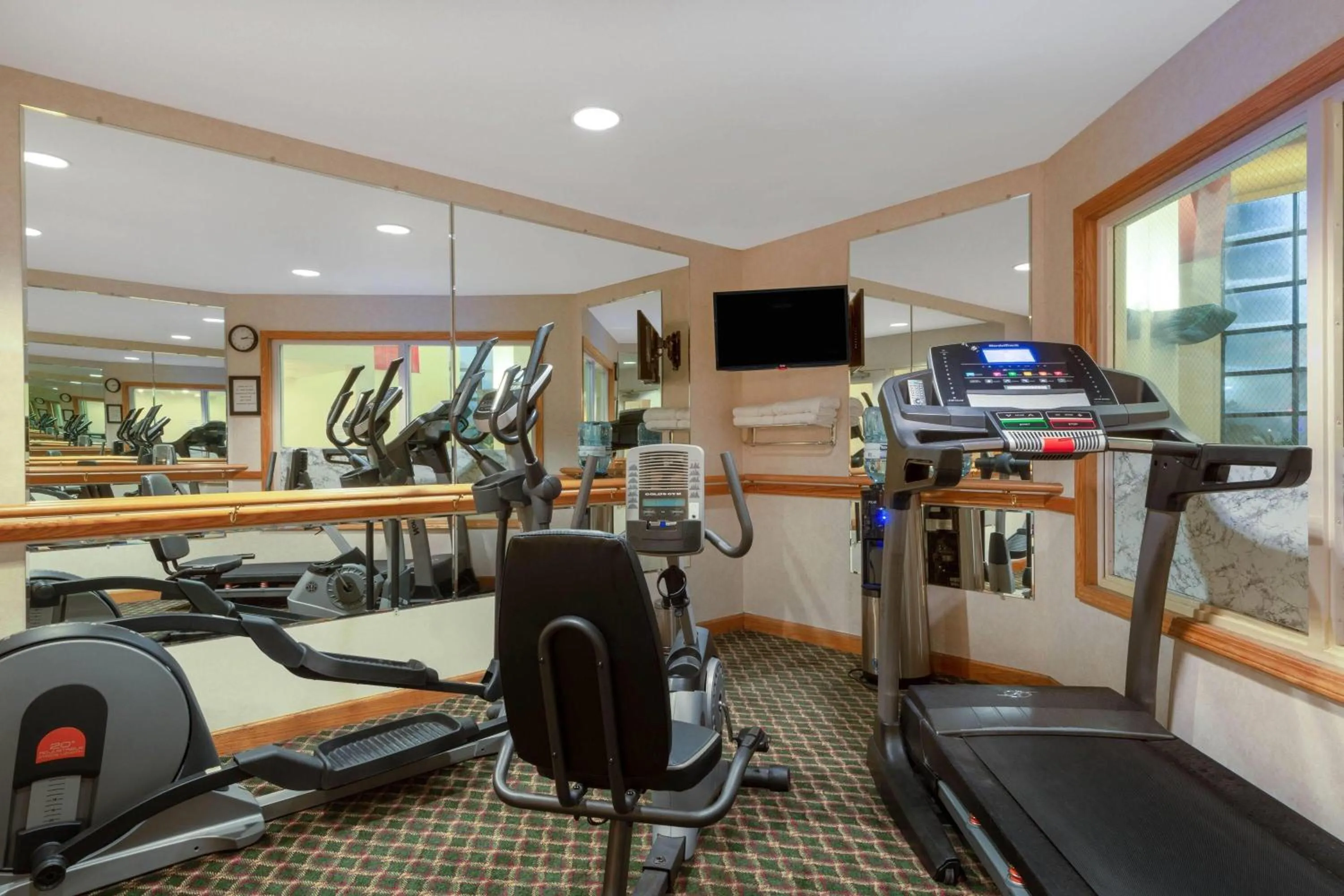 Fitness centre/facilities in Baymont by Wyndham Plainfield/ Indianapolis Arpt Area