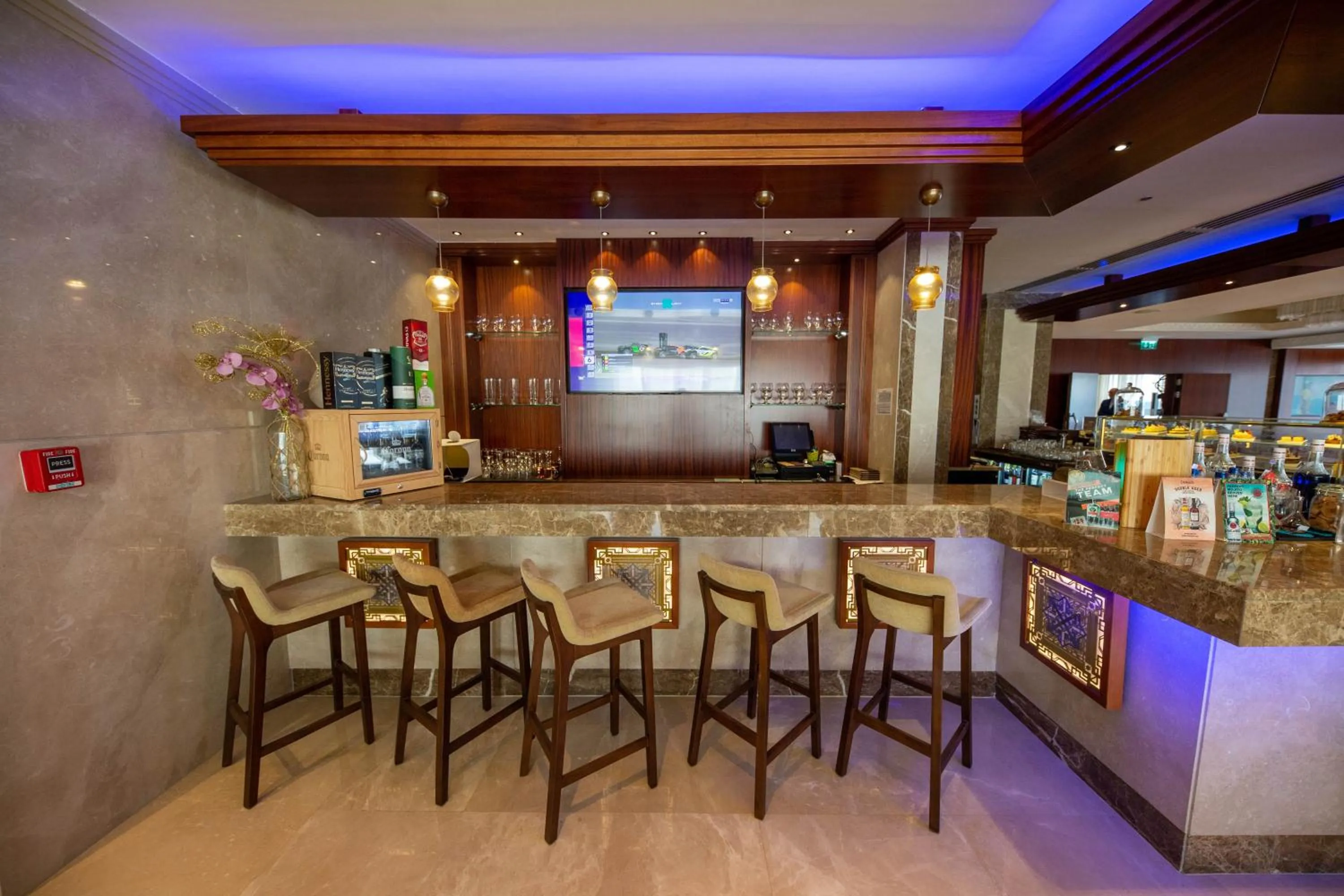 Lounge or bar in Stella Di Mare Dubai Marina Hotel