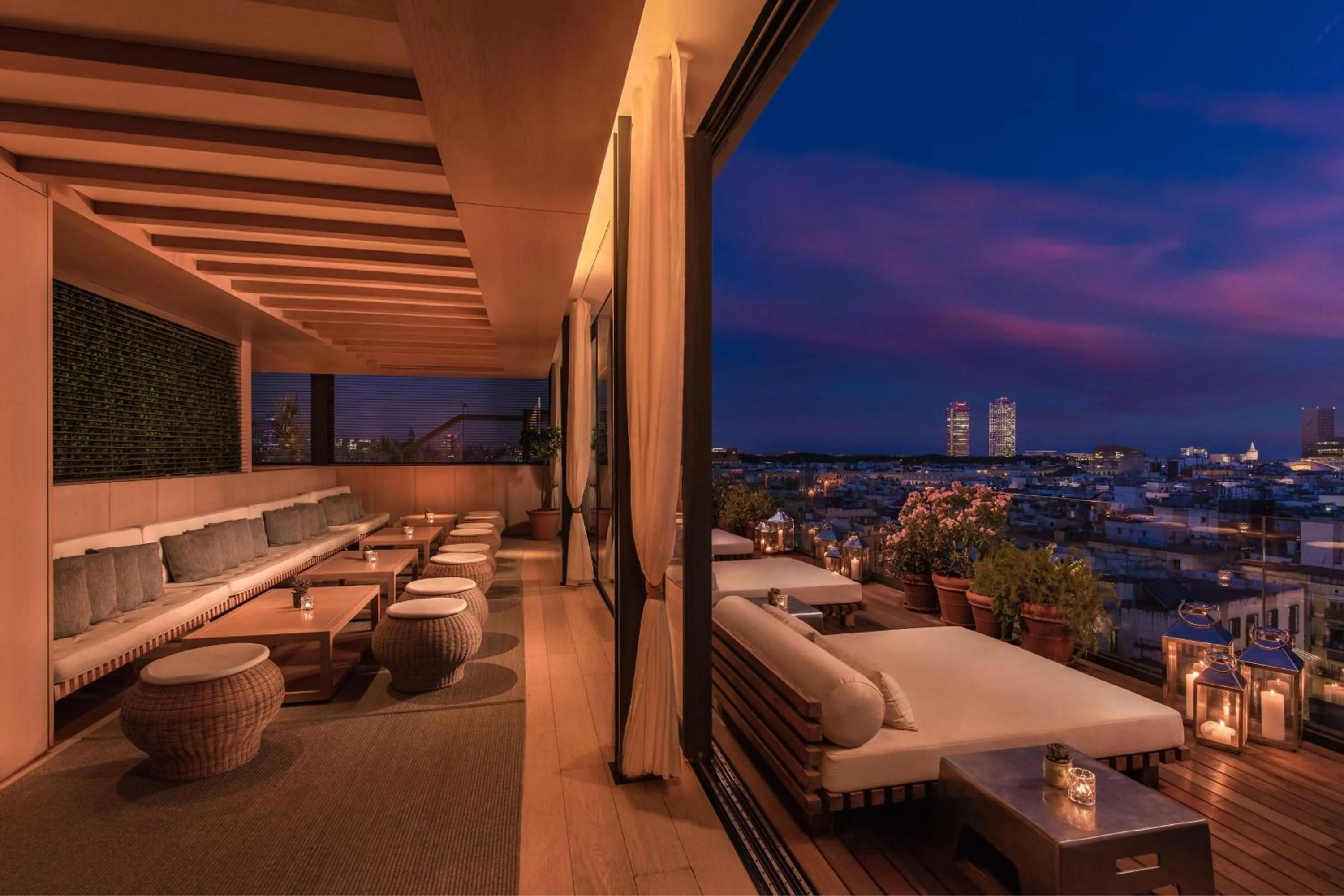 Lounge or bar in The Barcelona EDITION