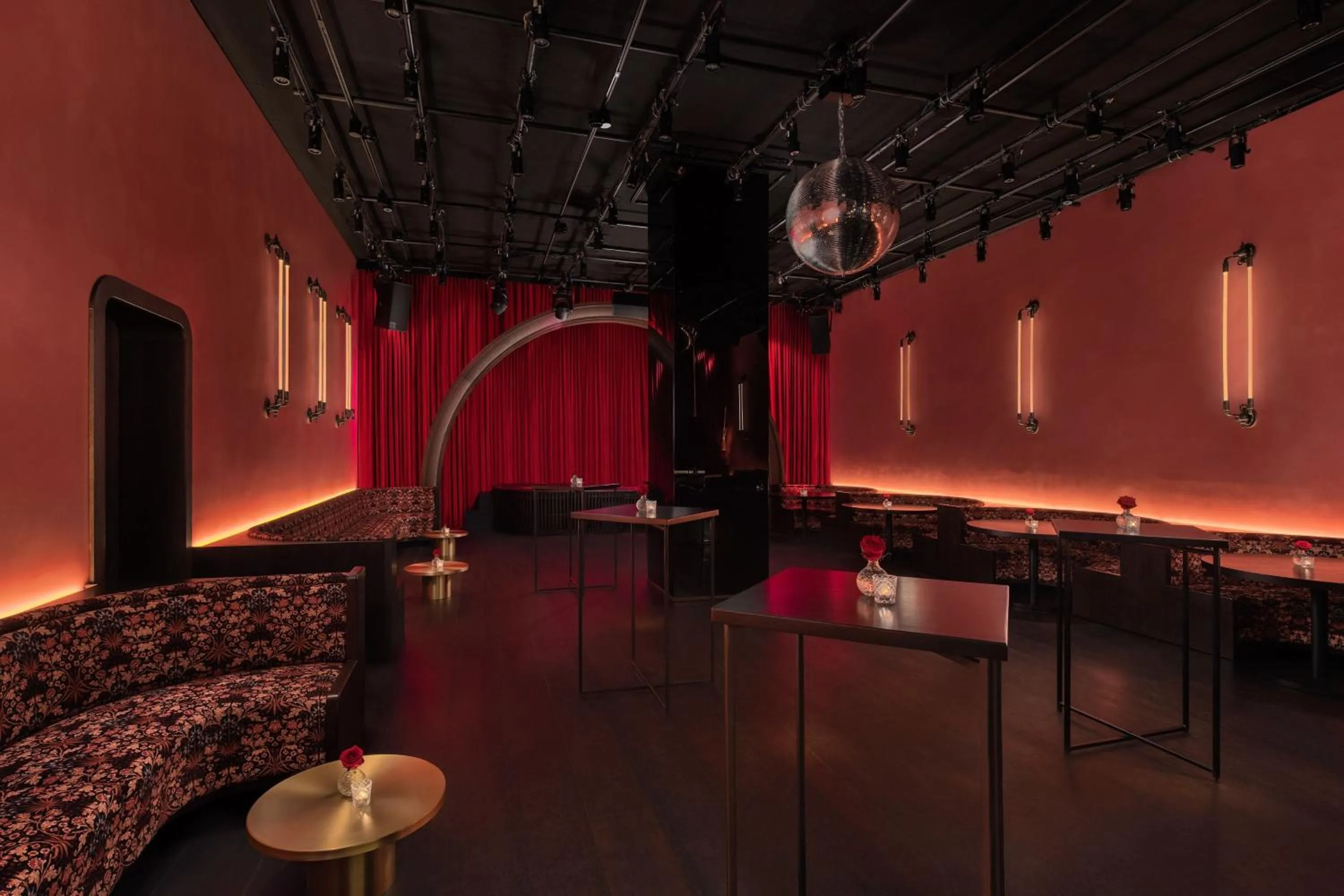 Lounge or bar in The Barcelona EDITION