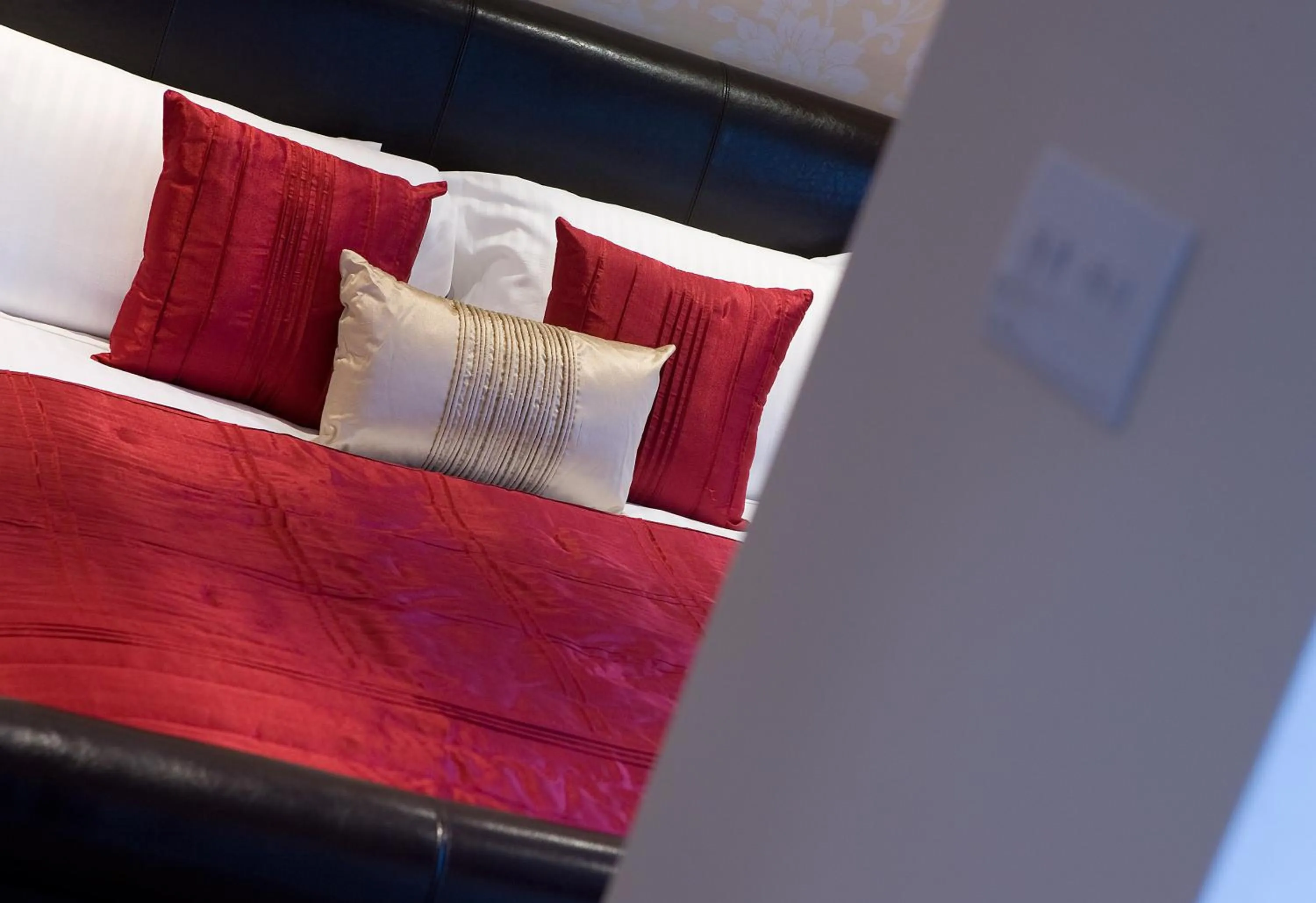 Bed in The Hideaway At Windermere (Adults only)