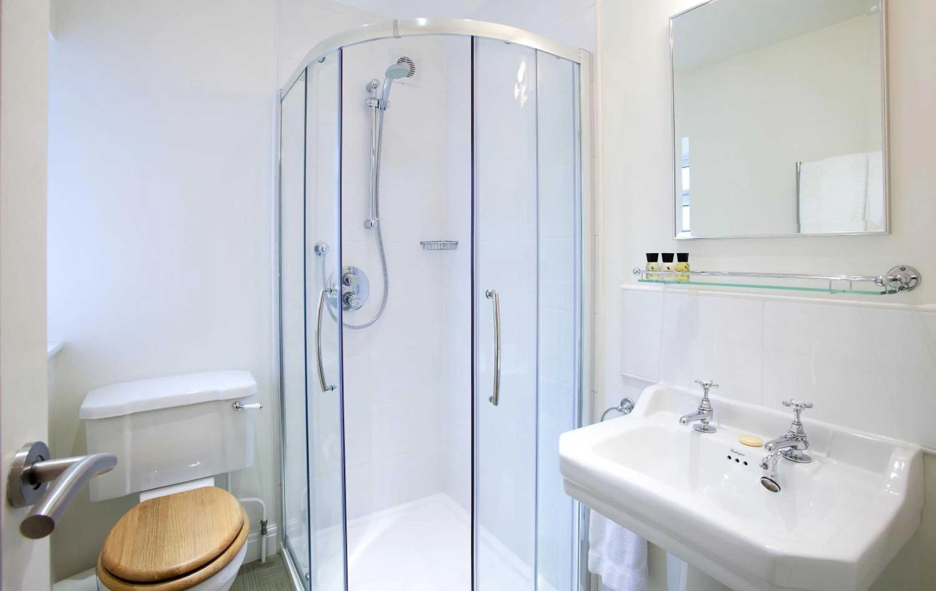 Shower in The Hideaway At Windermere (Adults only)