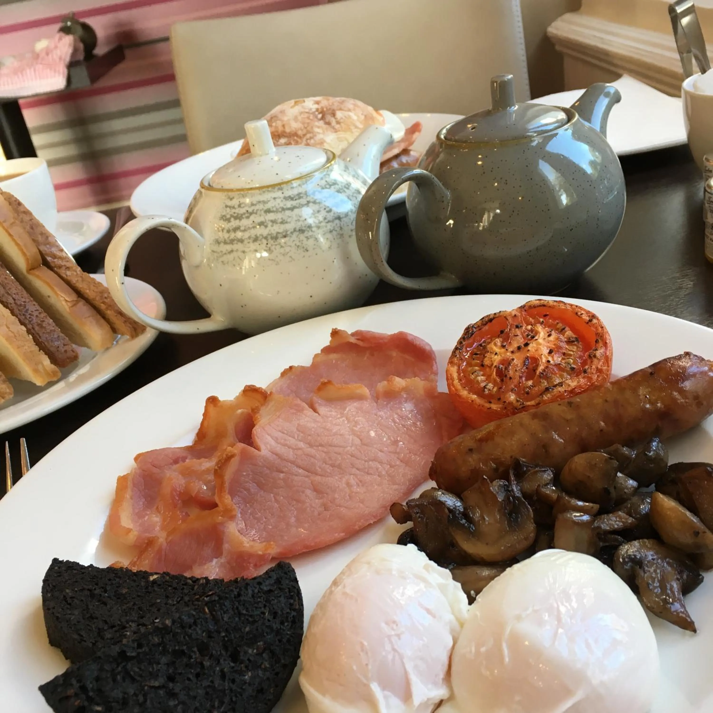 Breakfast in The Hideaway At Windermere (Adults only)