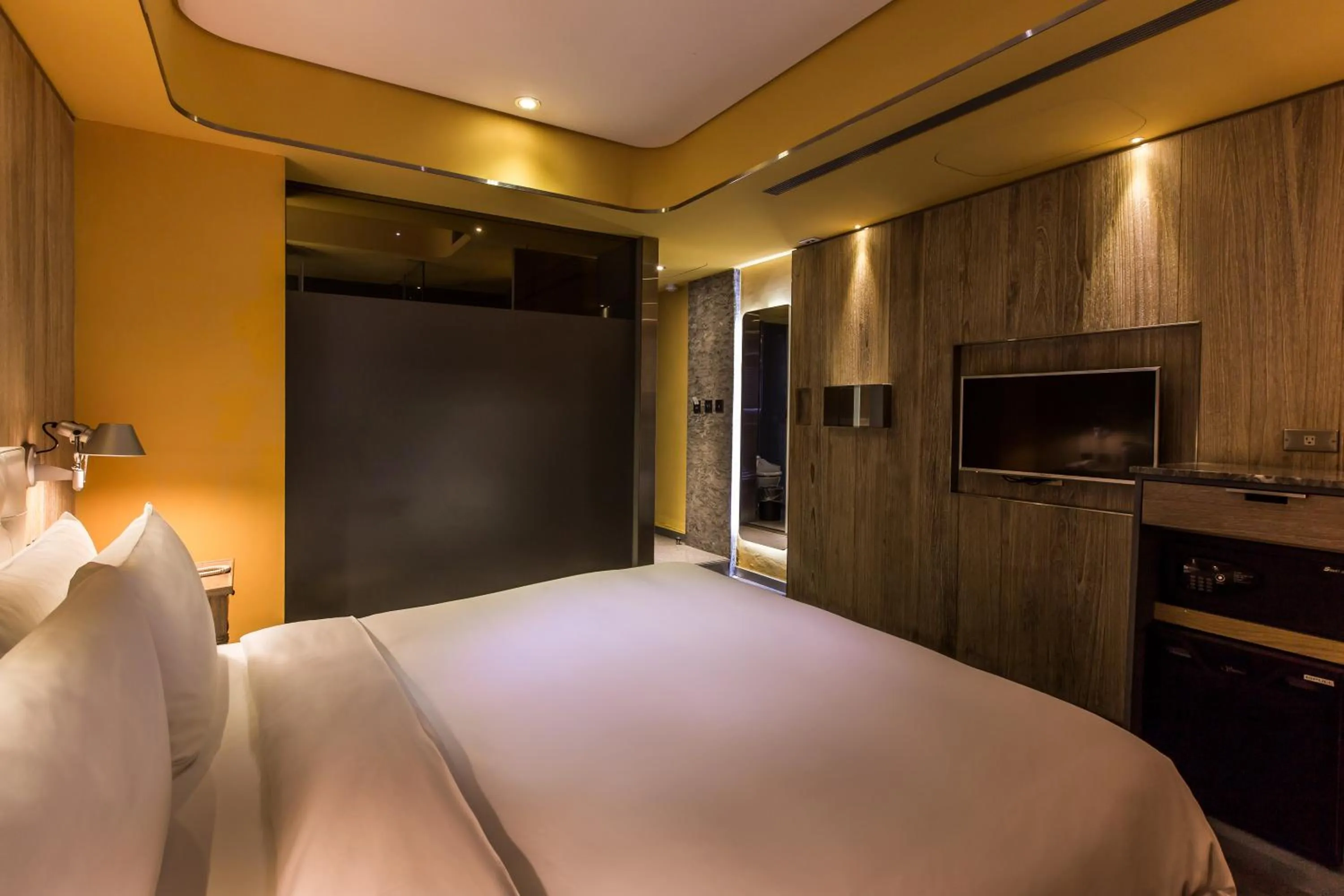 Bedroom, Bed in inhouse Hotel