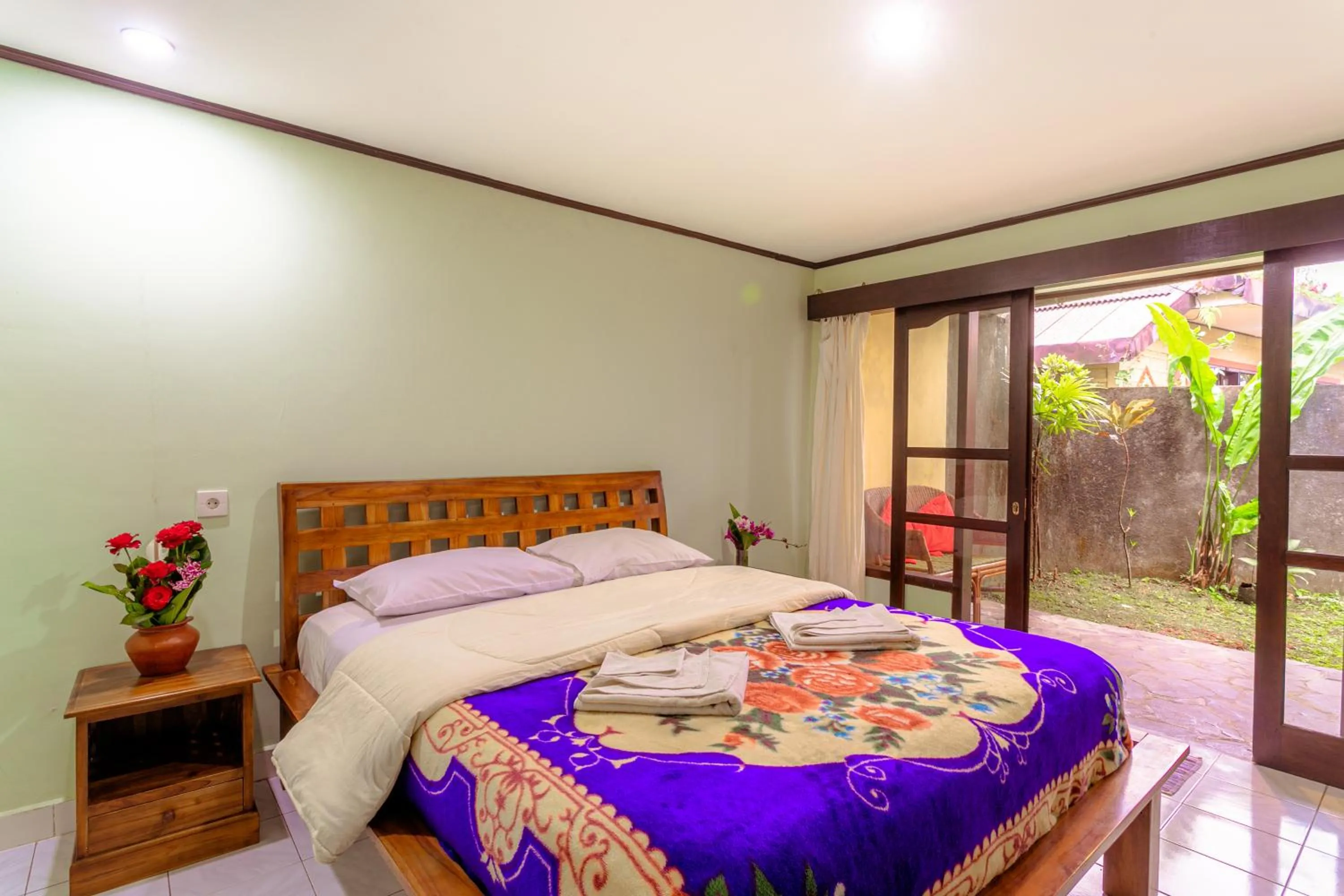 Bed in Pacung Indah Hotel & Restaurant by ecommerceloka