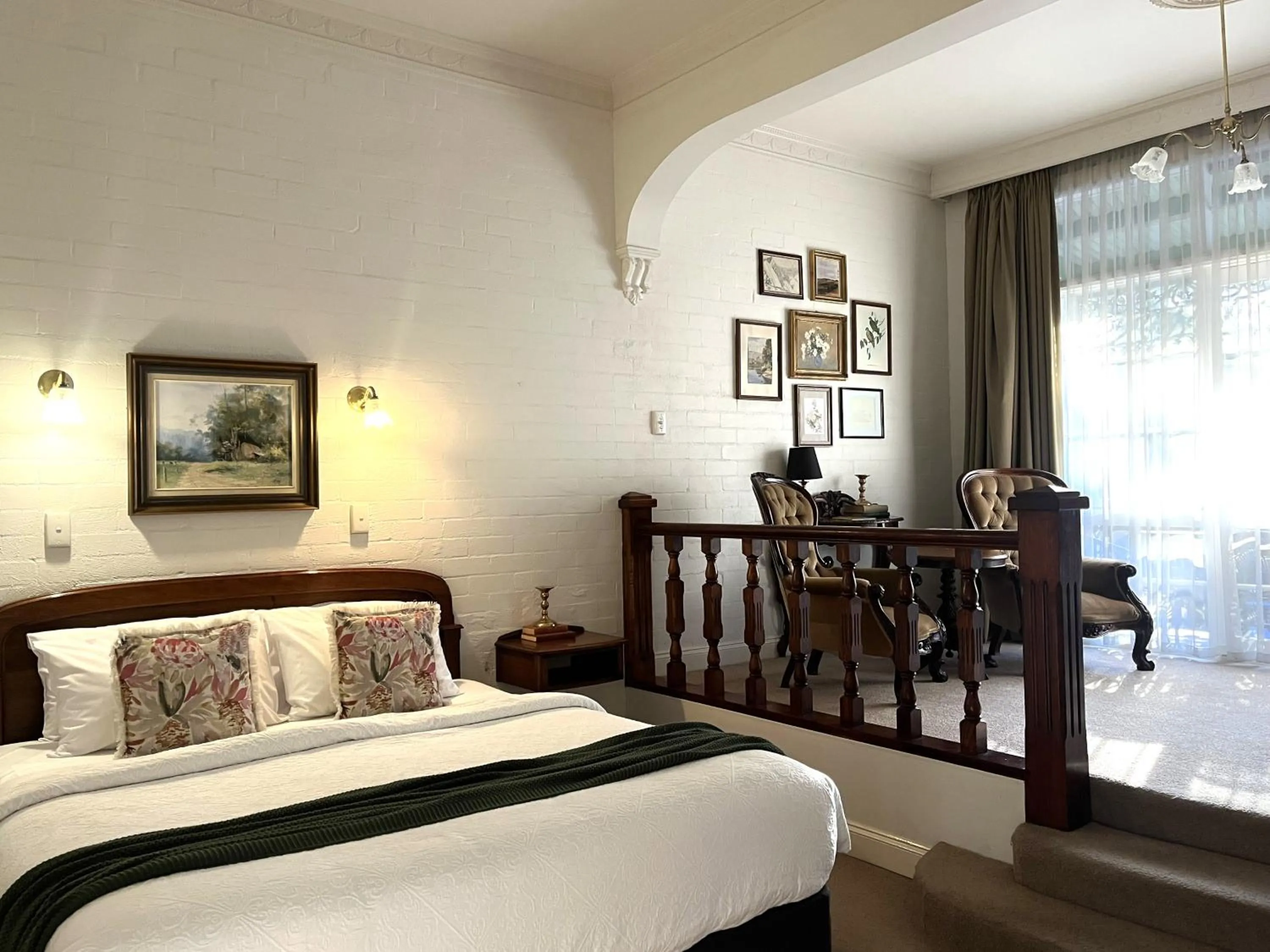 Bedroom, Bed in Victoria House Motor Inn