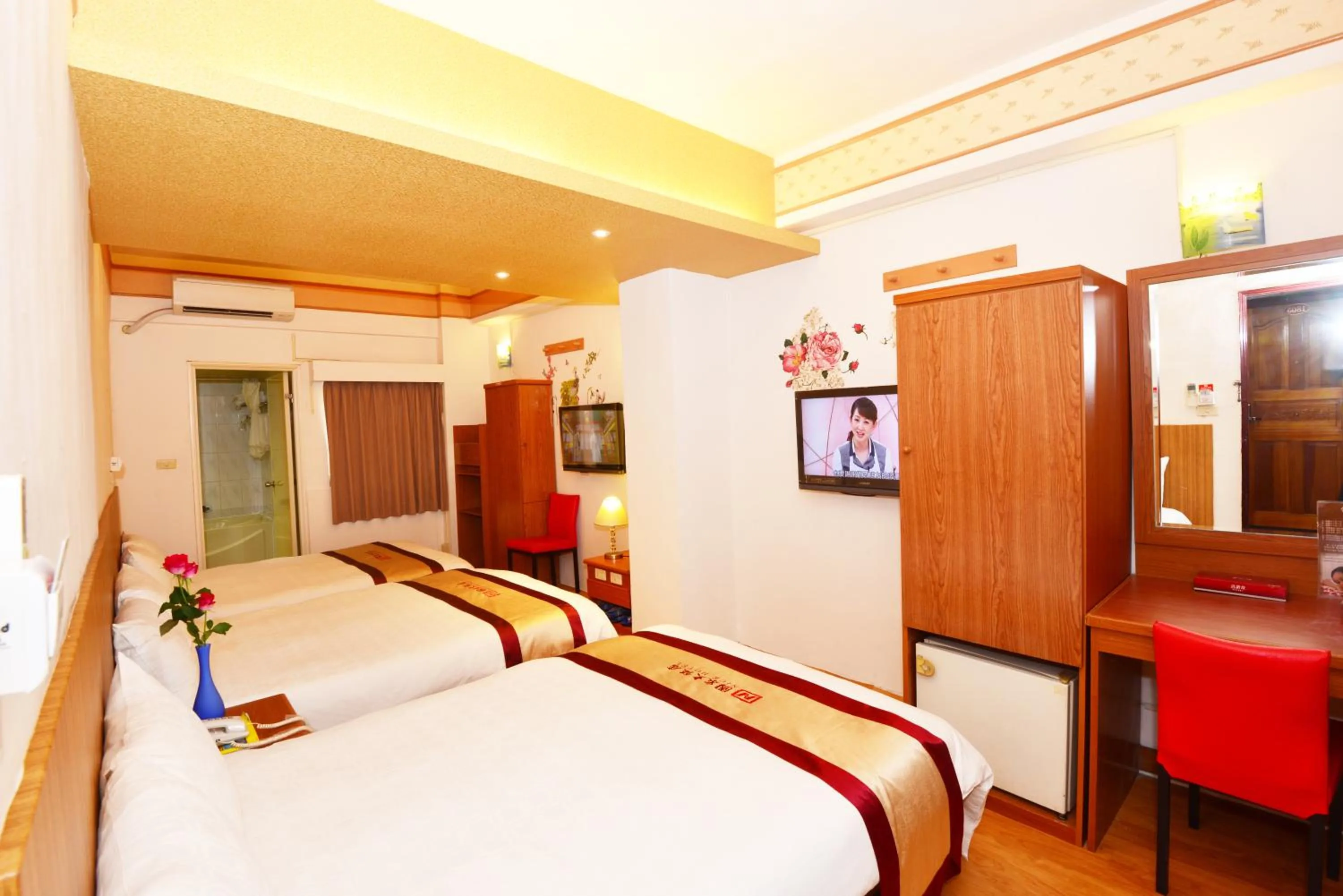 Facade/entrance, Bed in LI QING Hotel