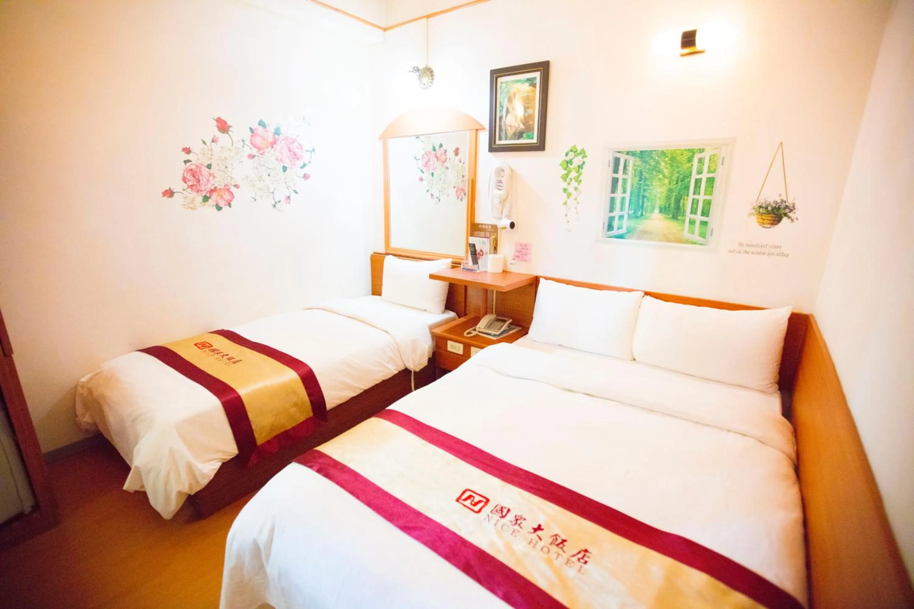 Property building, Bed in LI QING Hotel